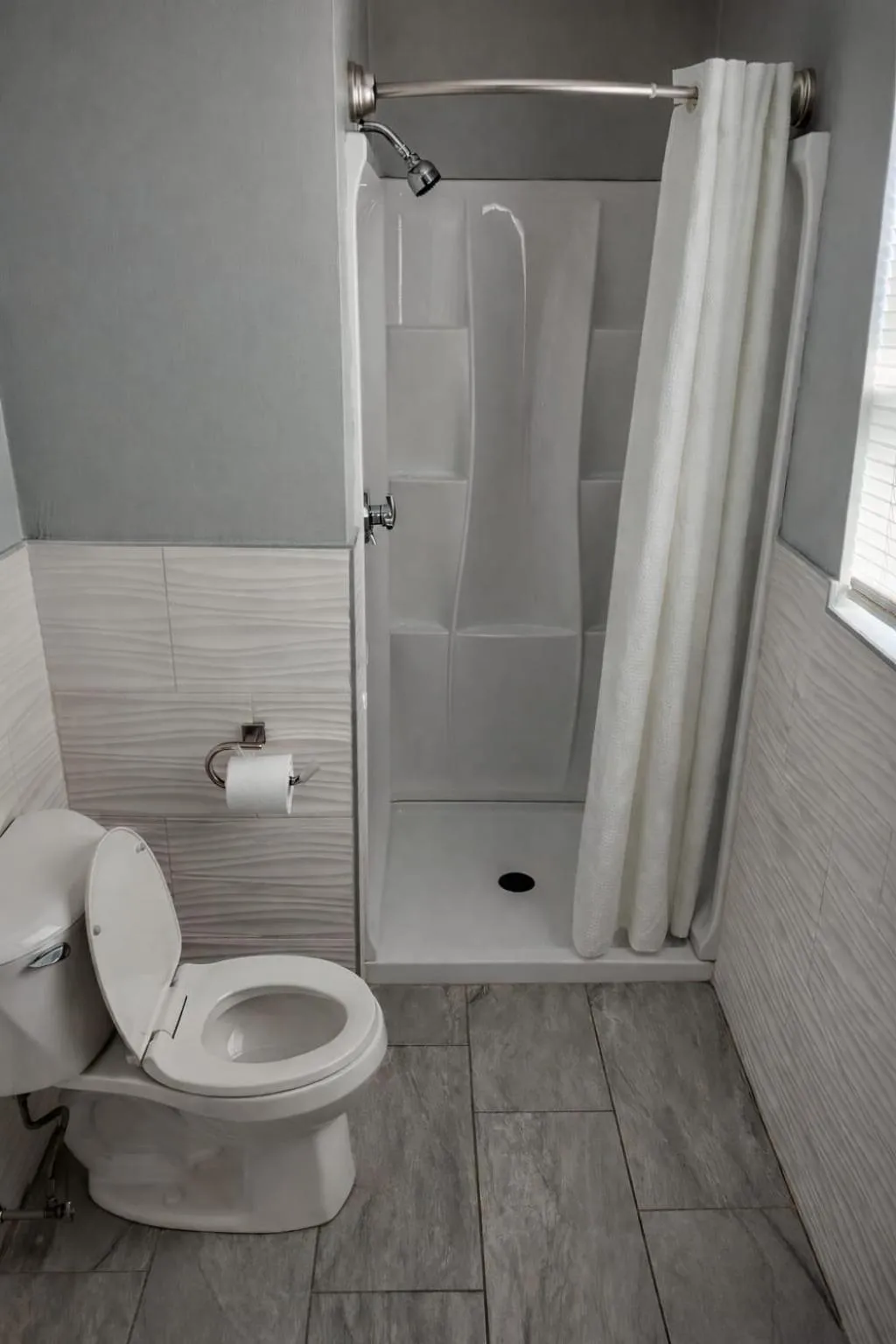 Shower in Hamilton Village Inn