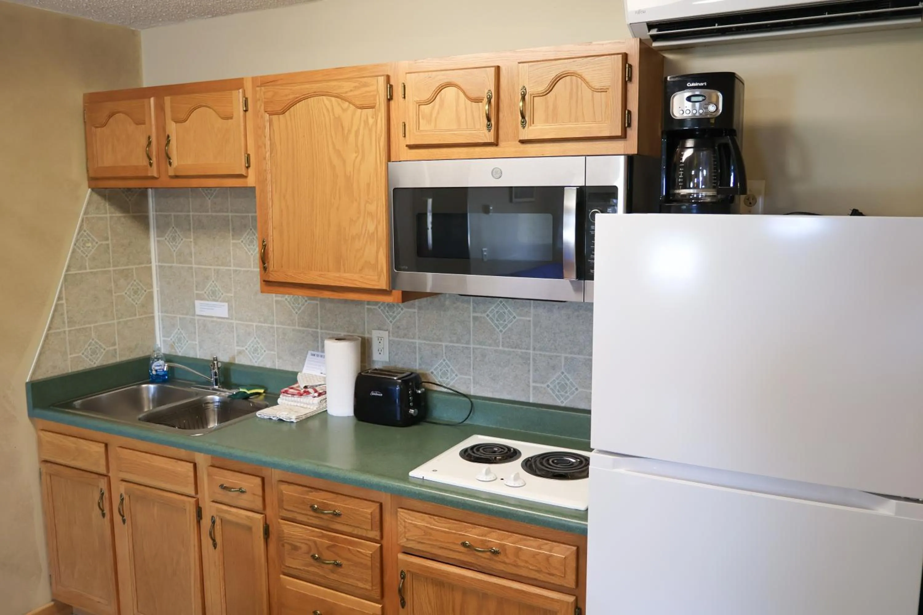 Coffee/tea facilities in Adventure Inn