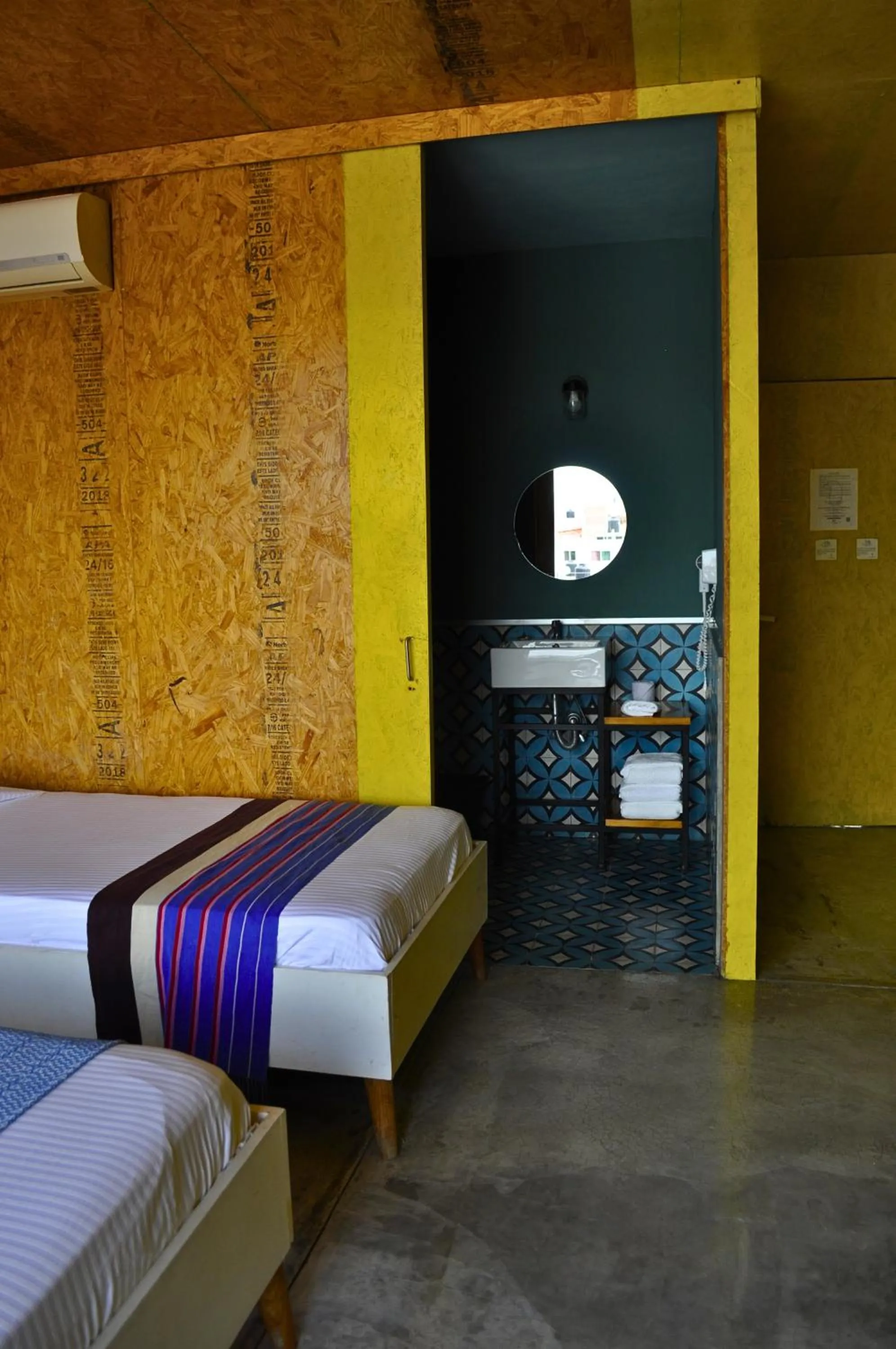 Bathroom, Bed in Hotel Momotus Tuxtla