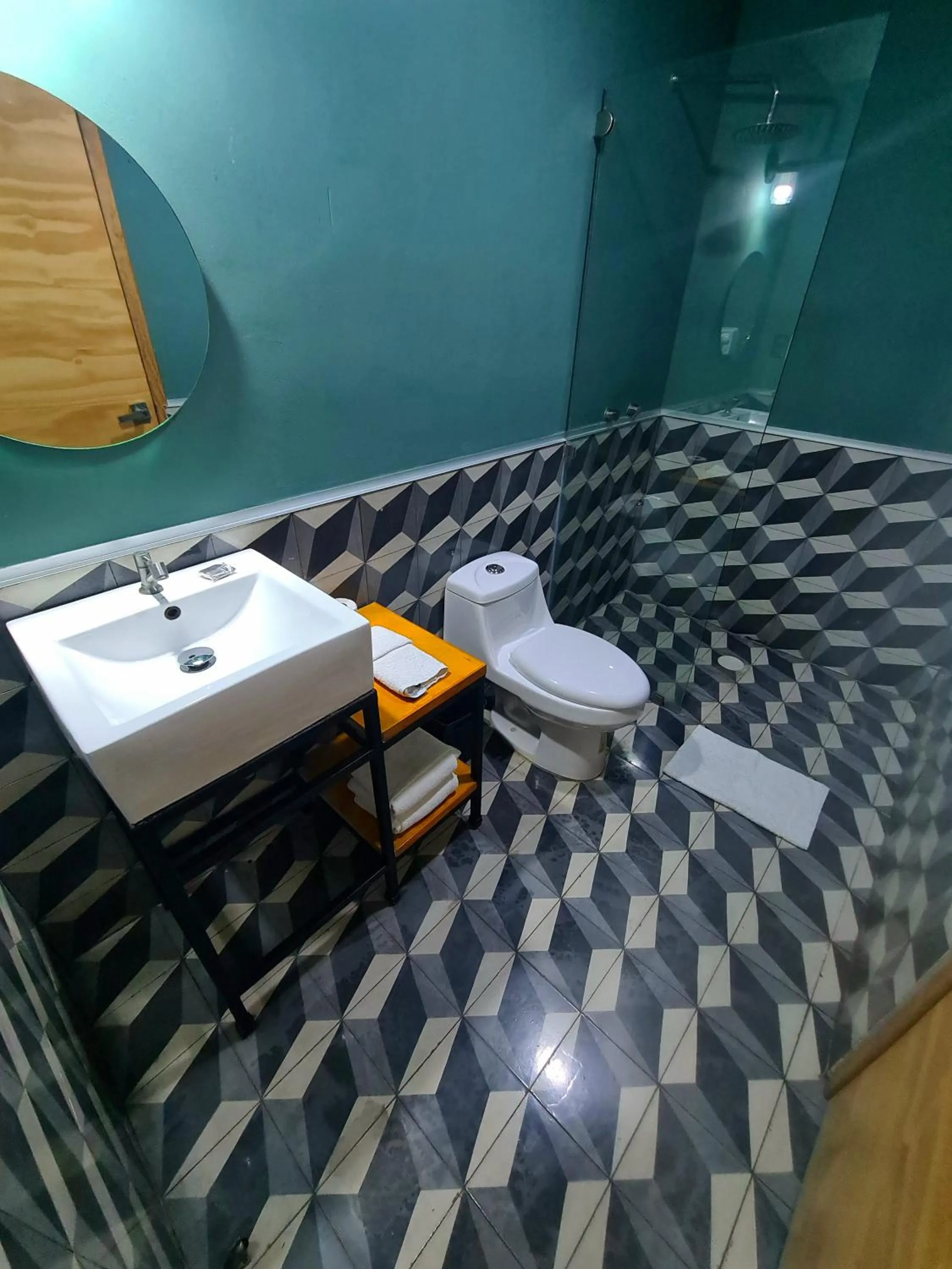 Shower in Hotel Momotus Tuxtla