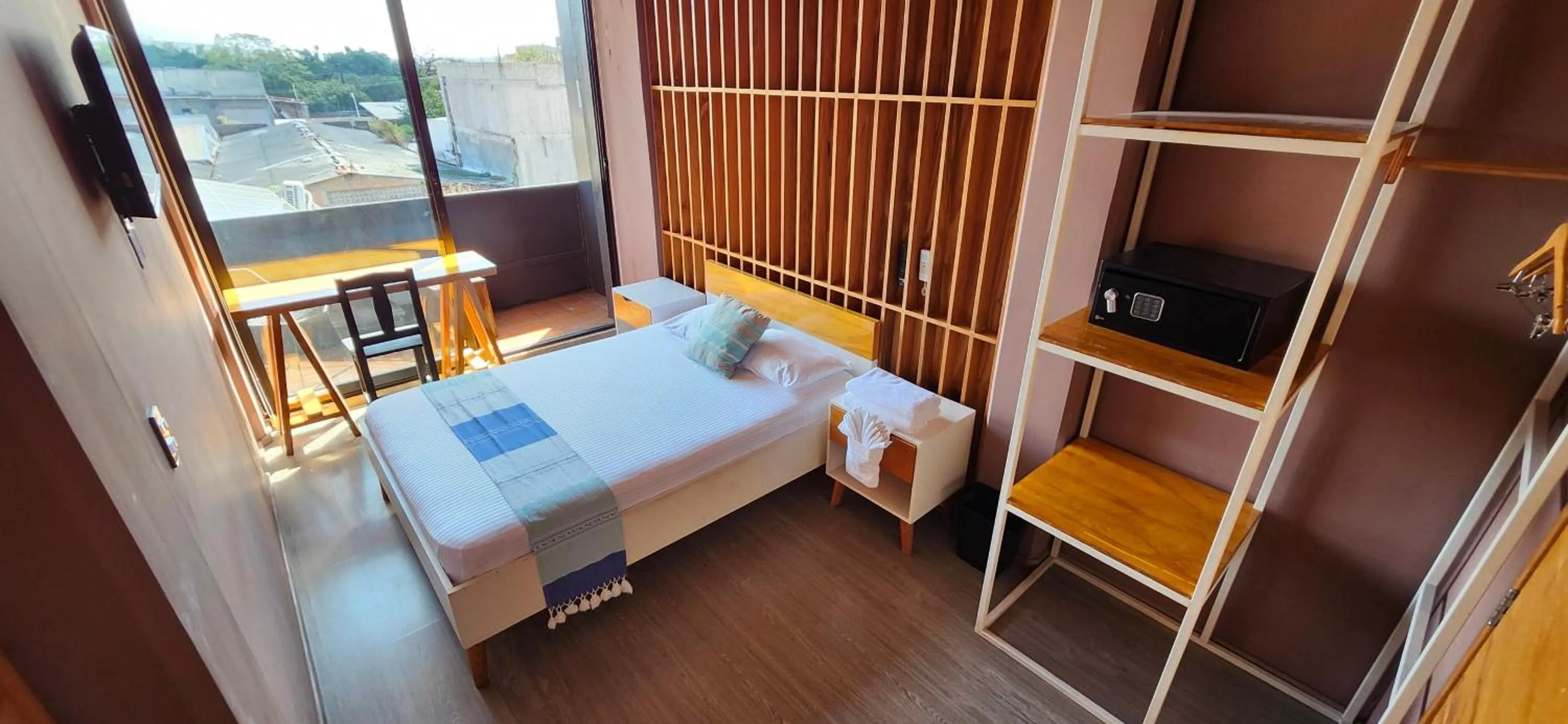 Photo of the whole room, Bed in Hotel Momotus Tuxtla, en el centro - Acceso autónomo