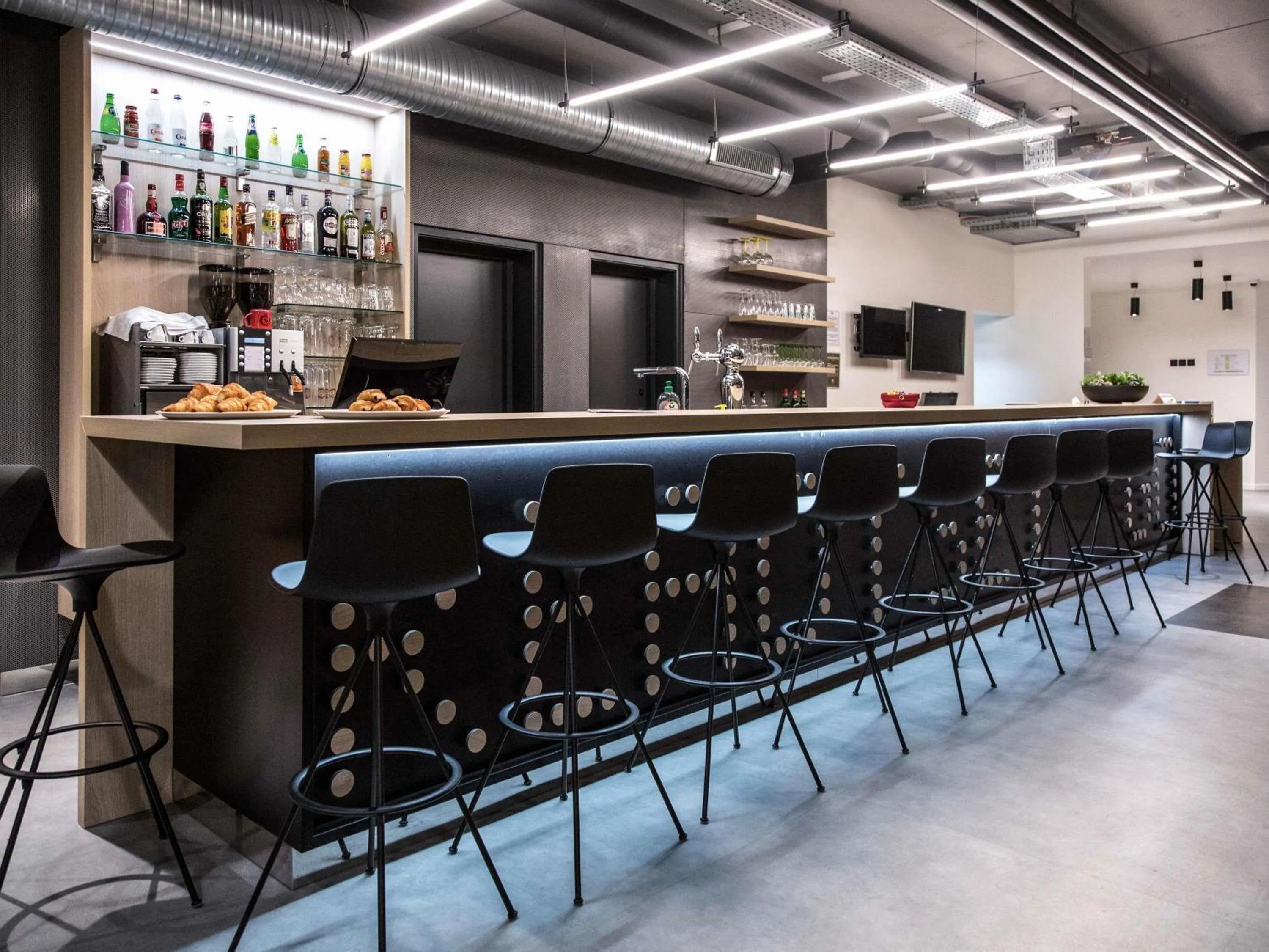 Lounge or bar in ibis Styles Bâle-Mulhouse Aéroport