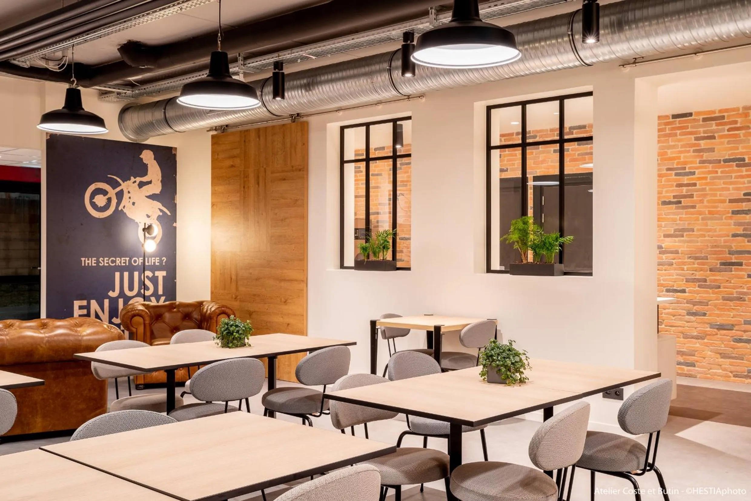 Lobby or reception in ibis Styles Bâle-Mulhouse Aéroport