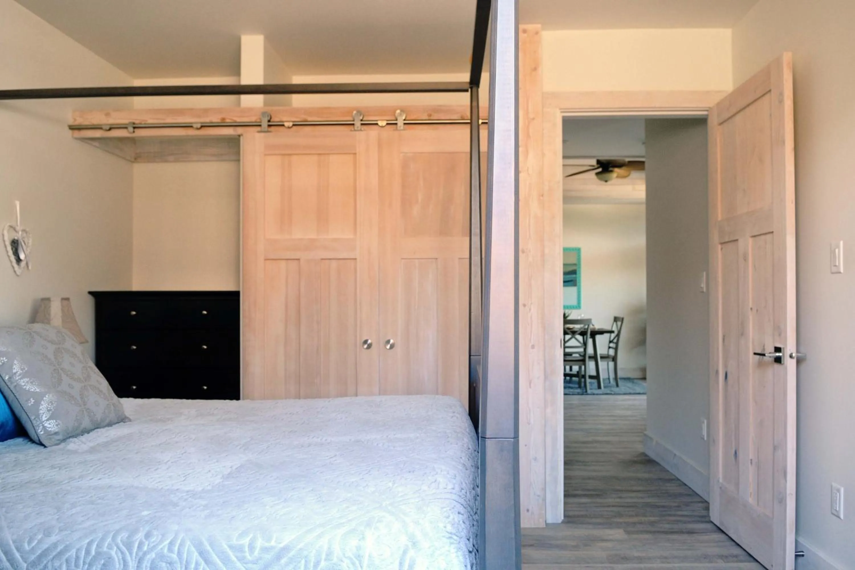 Bedroom, Bed in Valley View