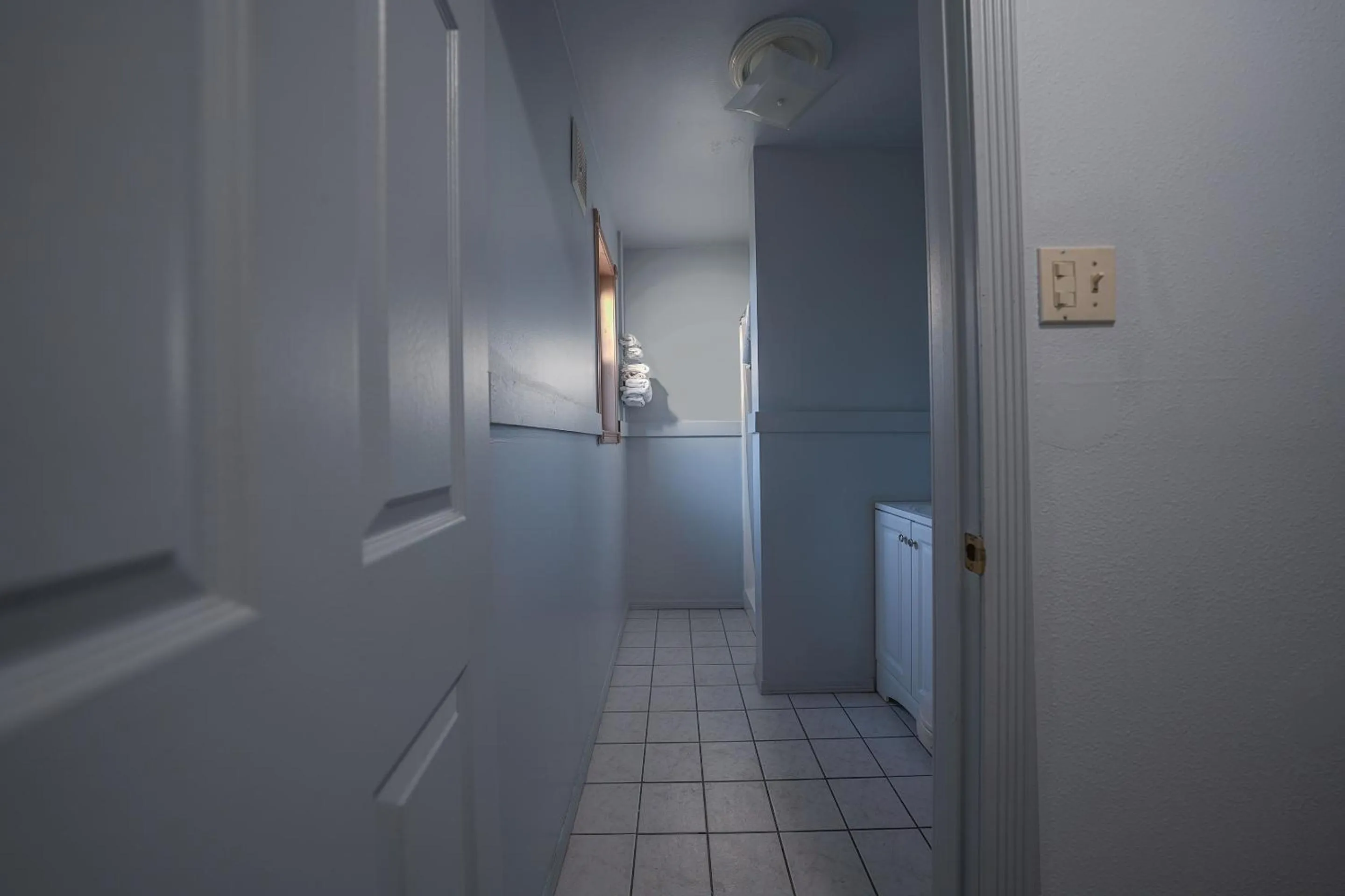 Bathroom in OYO Hotel Portland OR near Airport