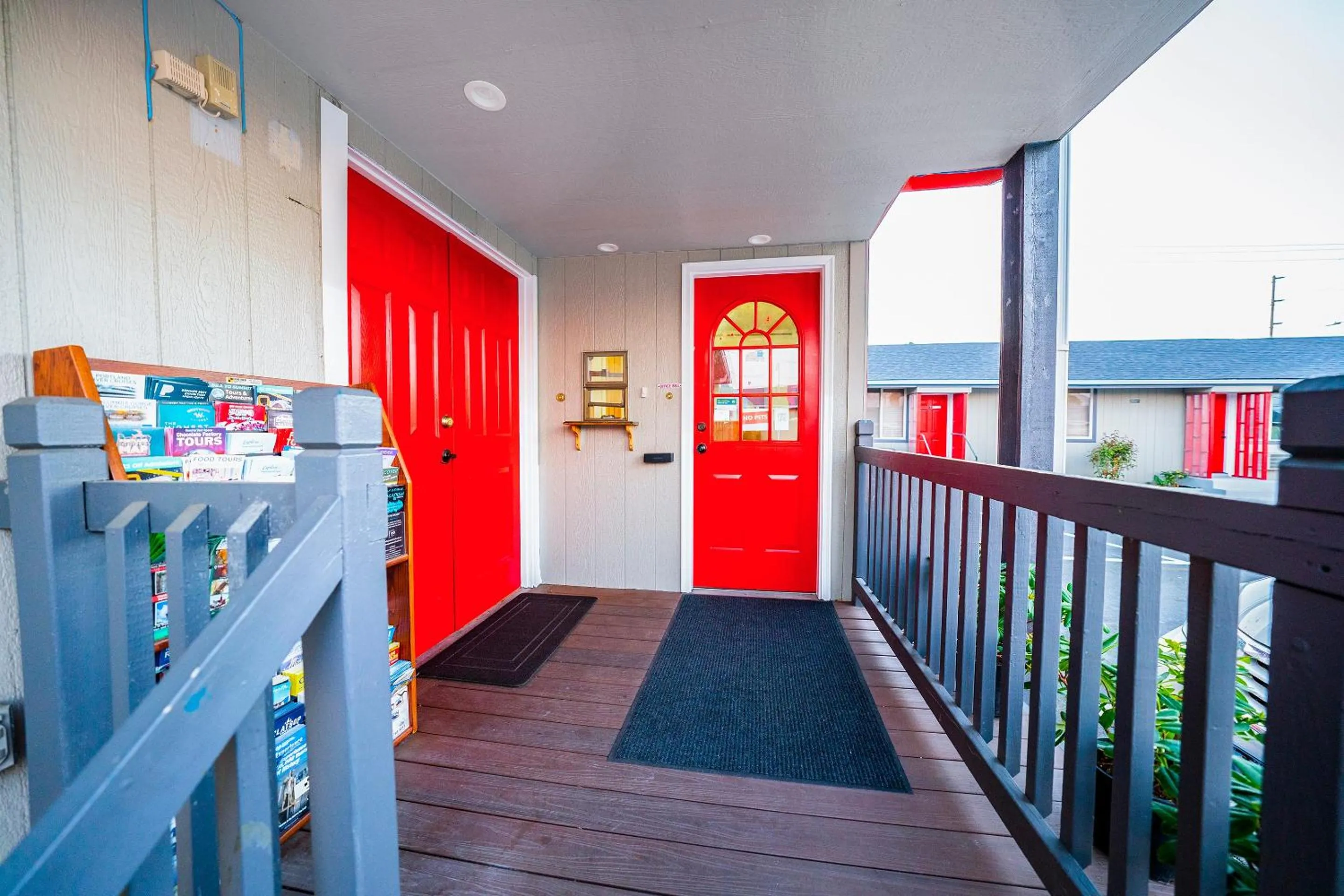 Lobby or reception in OYO Hotel Portland OR near Airport