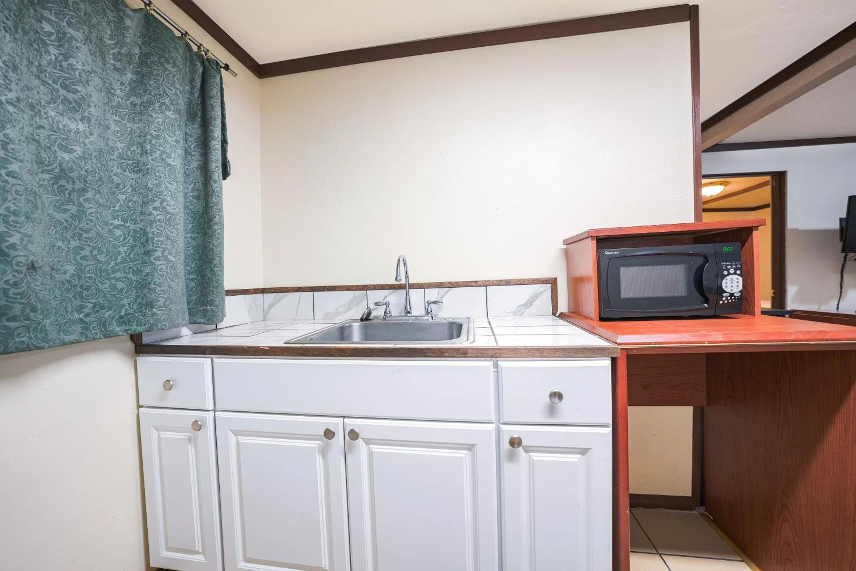 Bedroom in OYO Hotel Portland OR near Airport