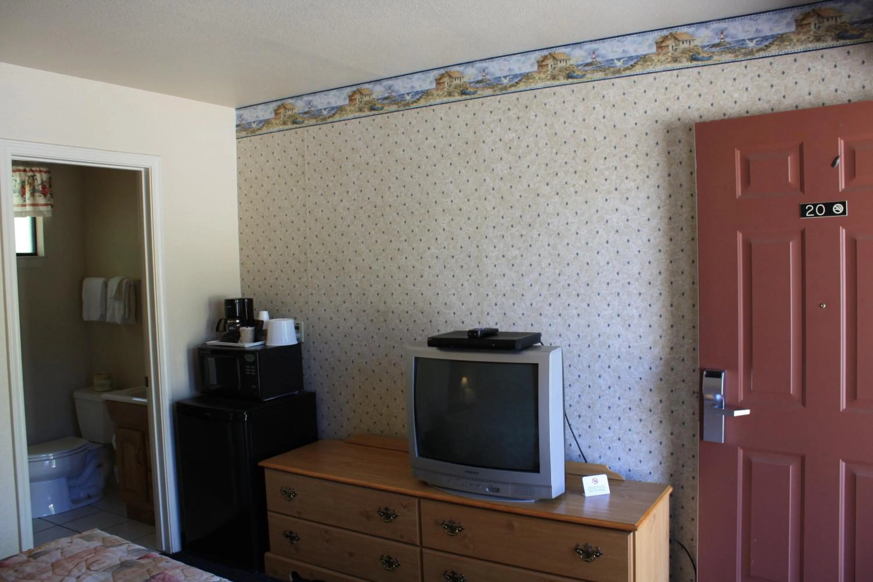TV and multimedia in Mother Lode Motel