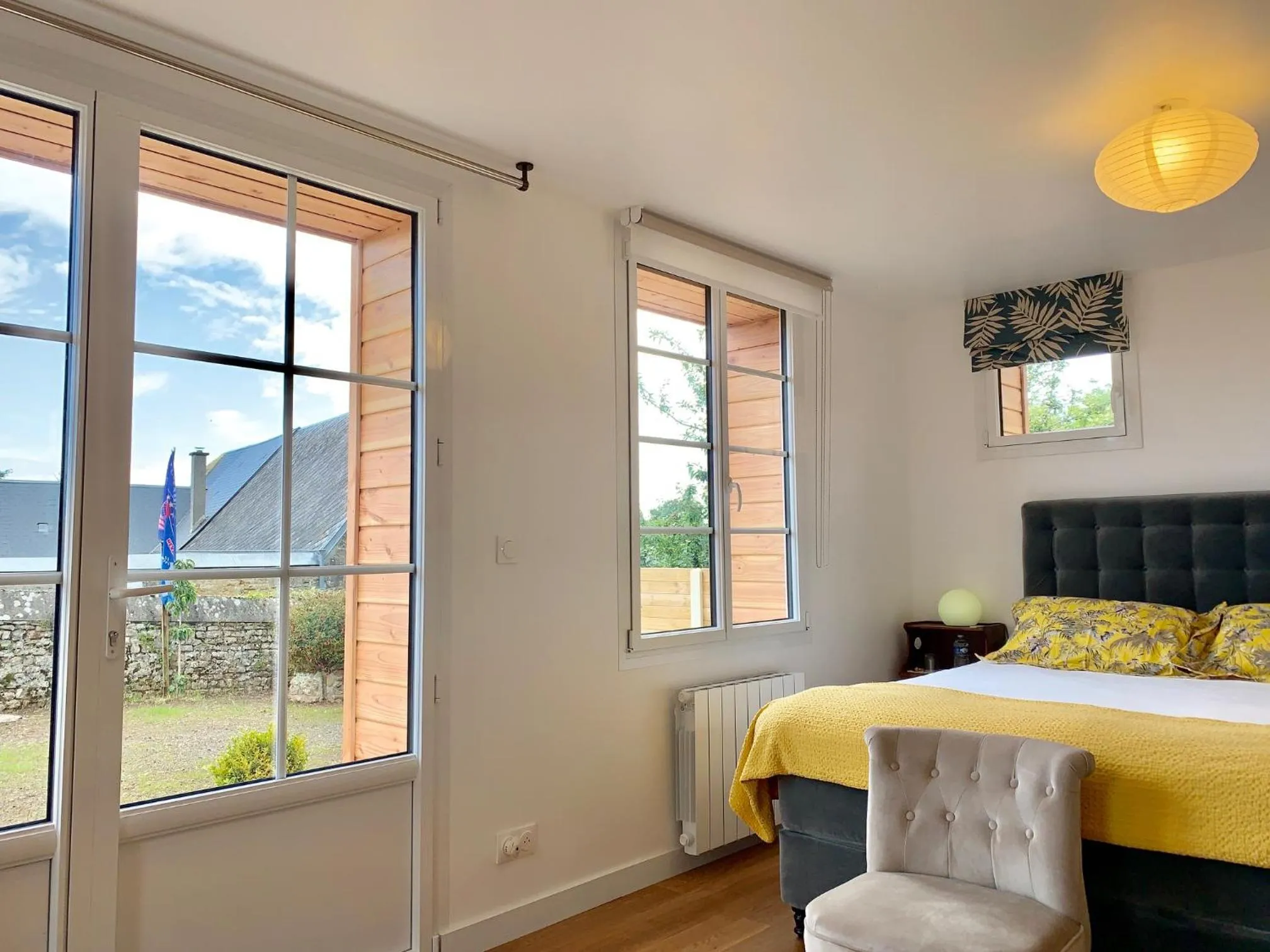 Bed in Villa kahlo Omaha Beach