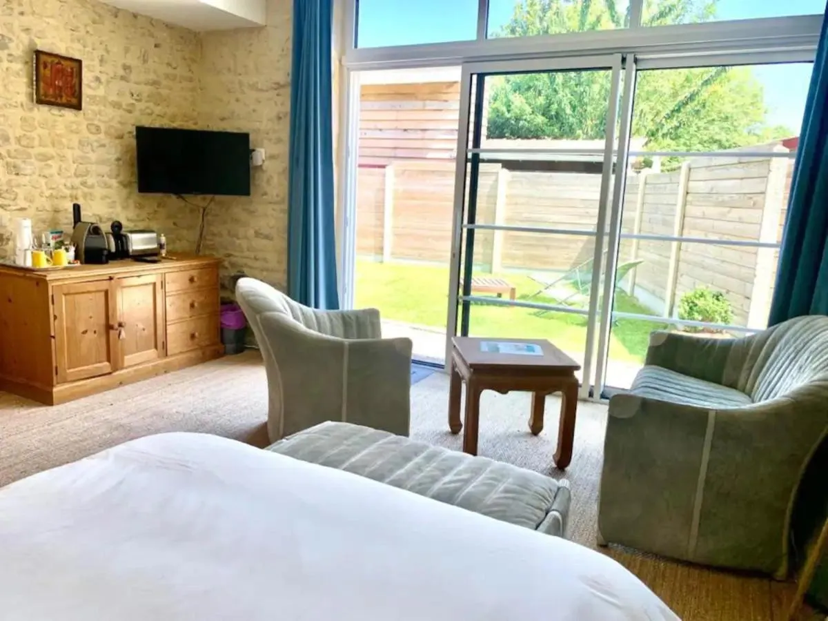 Bed in Villa kahlo Omaha Beach