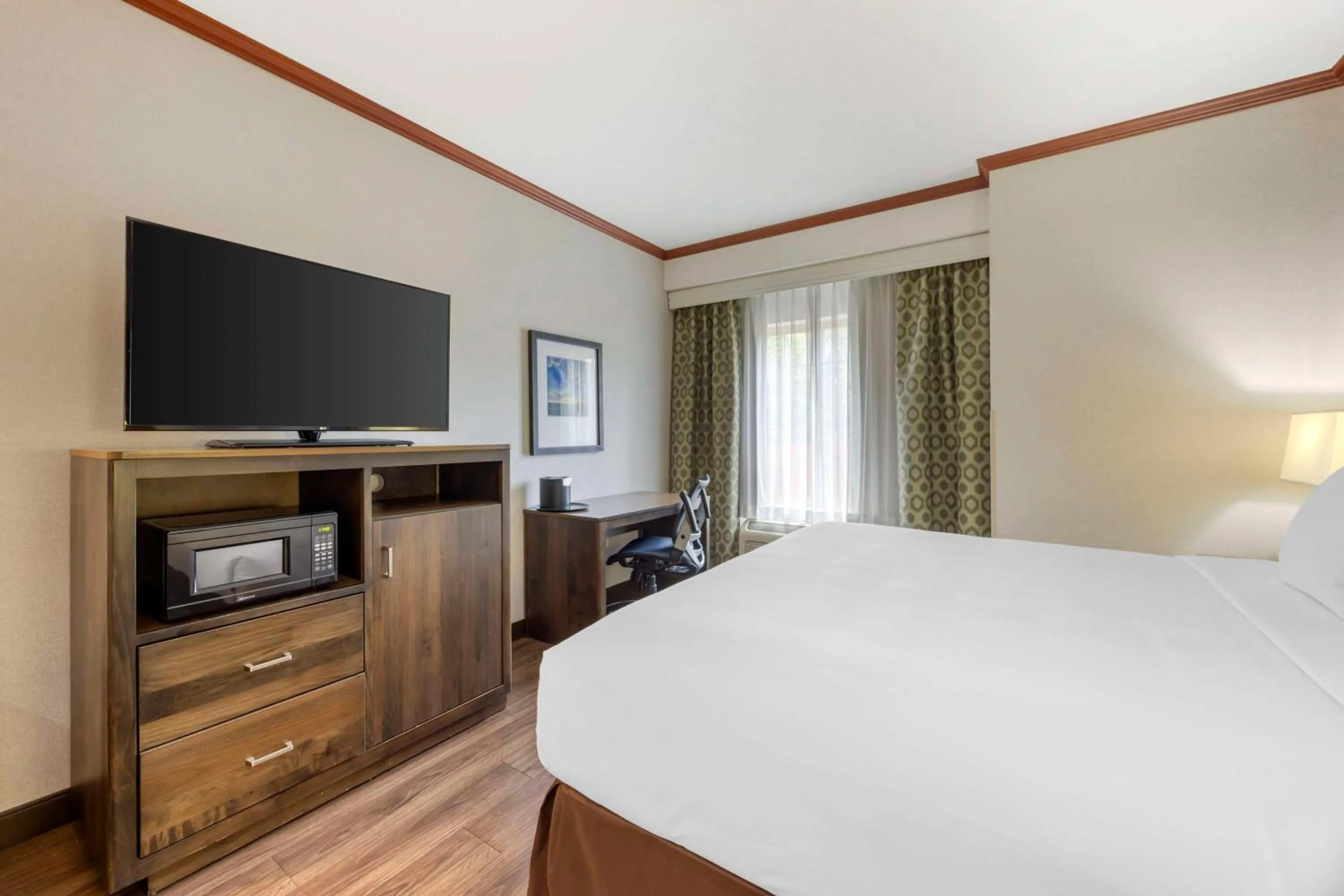 Bedroom, Bed in Best Western Plus Northwind Inn & Suites