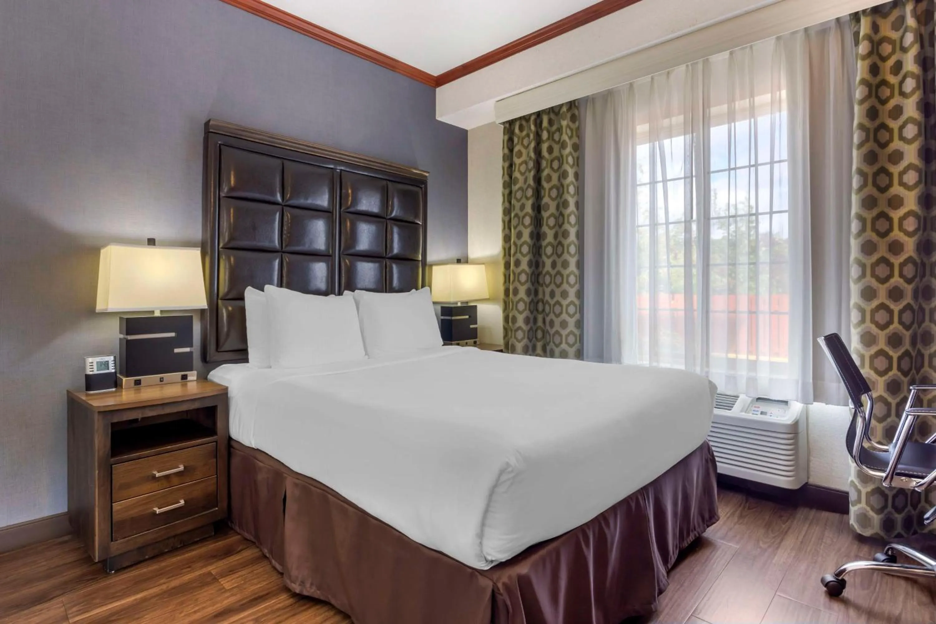 Bedroom, Bed in Best Western Plus Northwind Inn & Suites