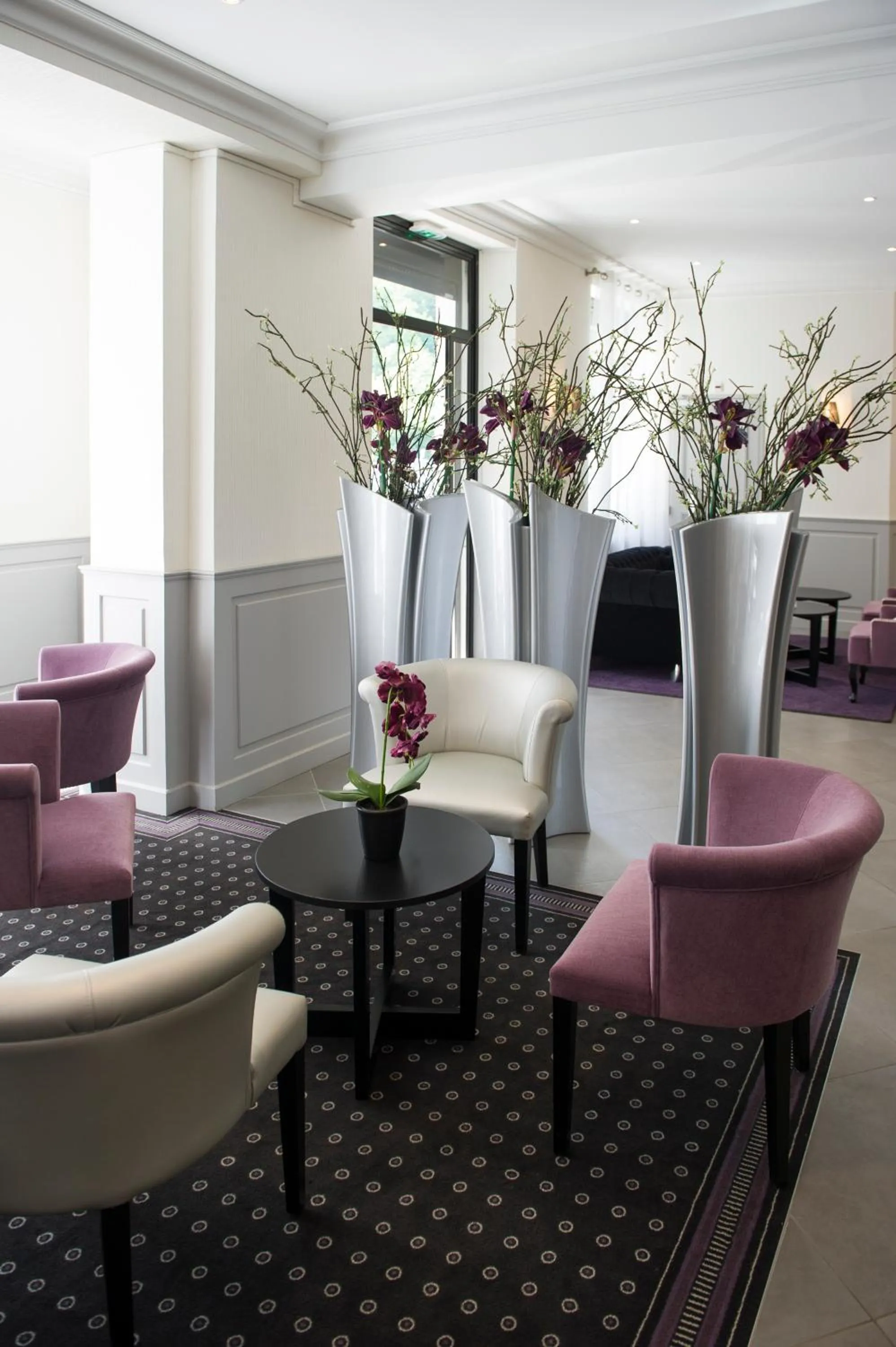 Communal lounge/ TV room in Hôtel Esplanade Eden