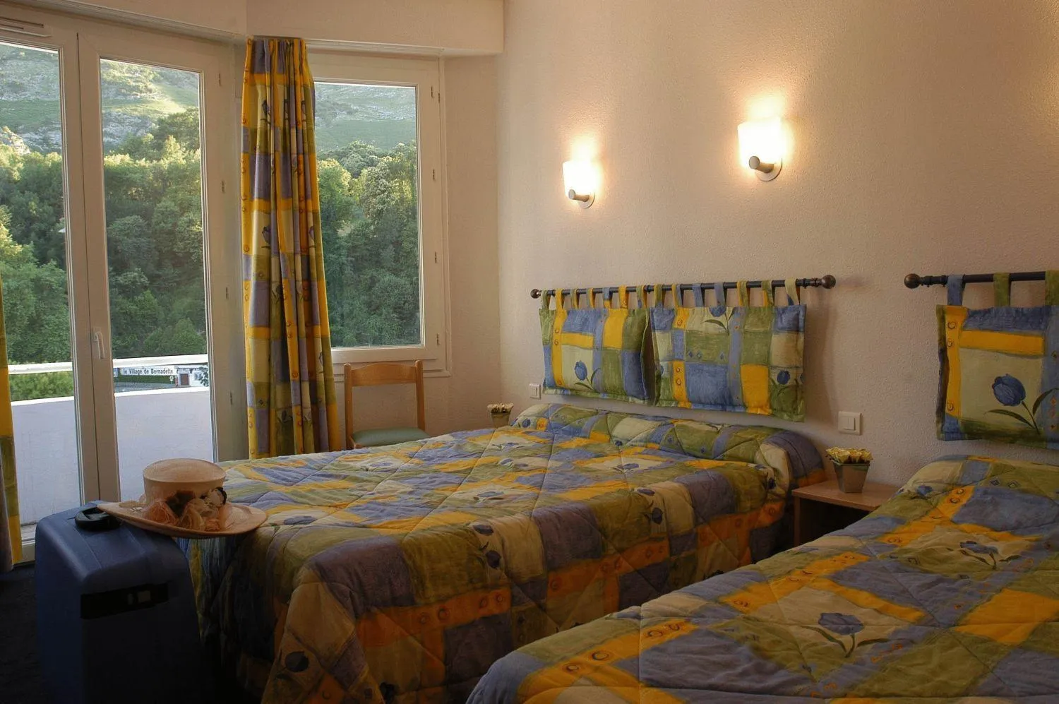 Photo of the whole room, Bed in Hôtel Esplanade Eden