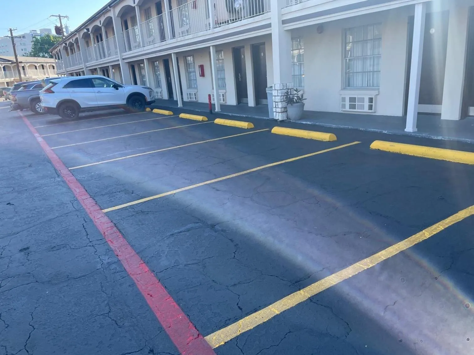 Parking in Days Inn by Wyndham Market Center Dallas Love Field