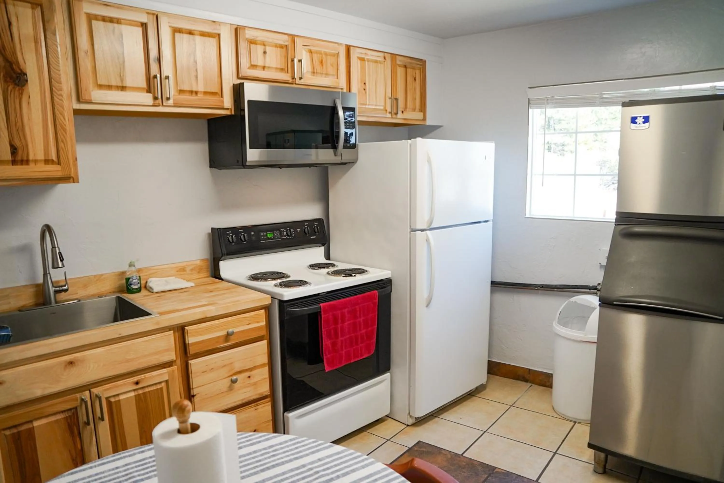Kitchen or kitchenette in Swiss Holiday Lodge