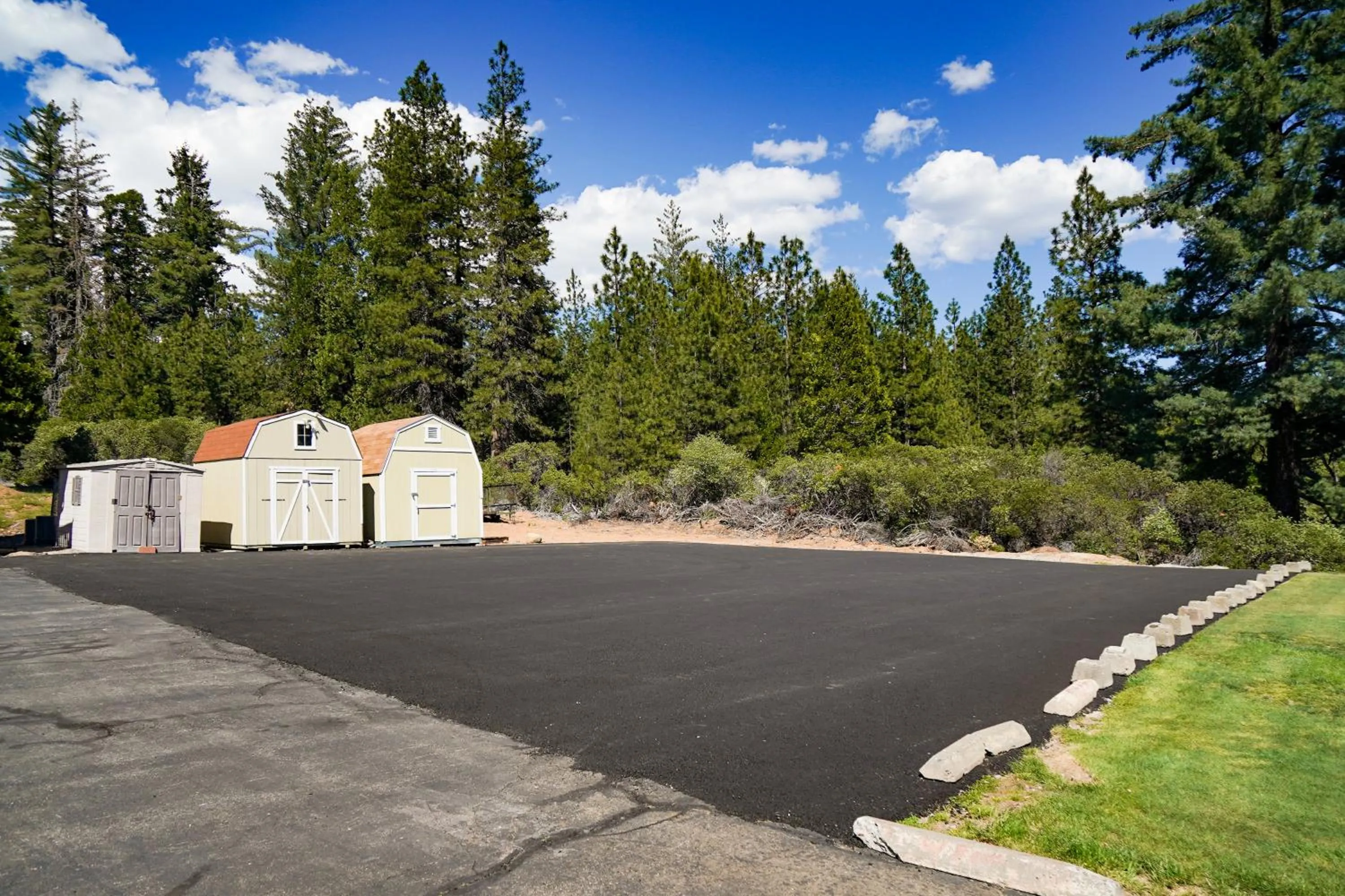 Parking in Swiss Holiday Lodge