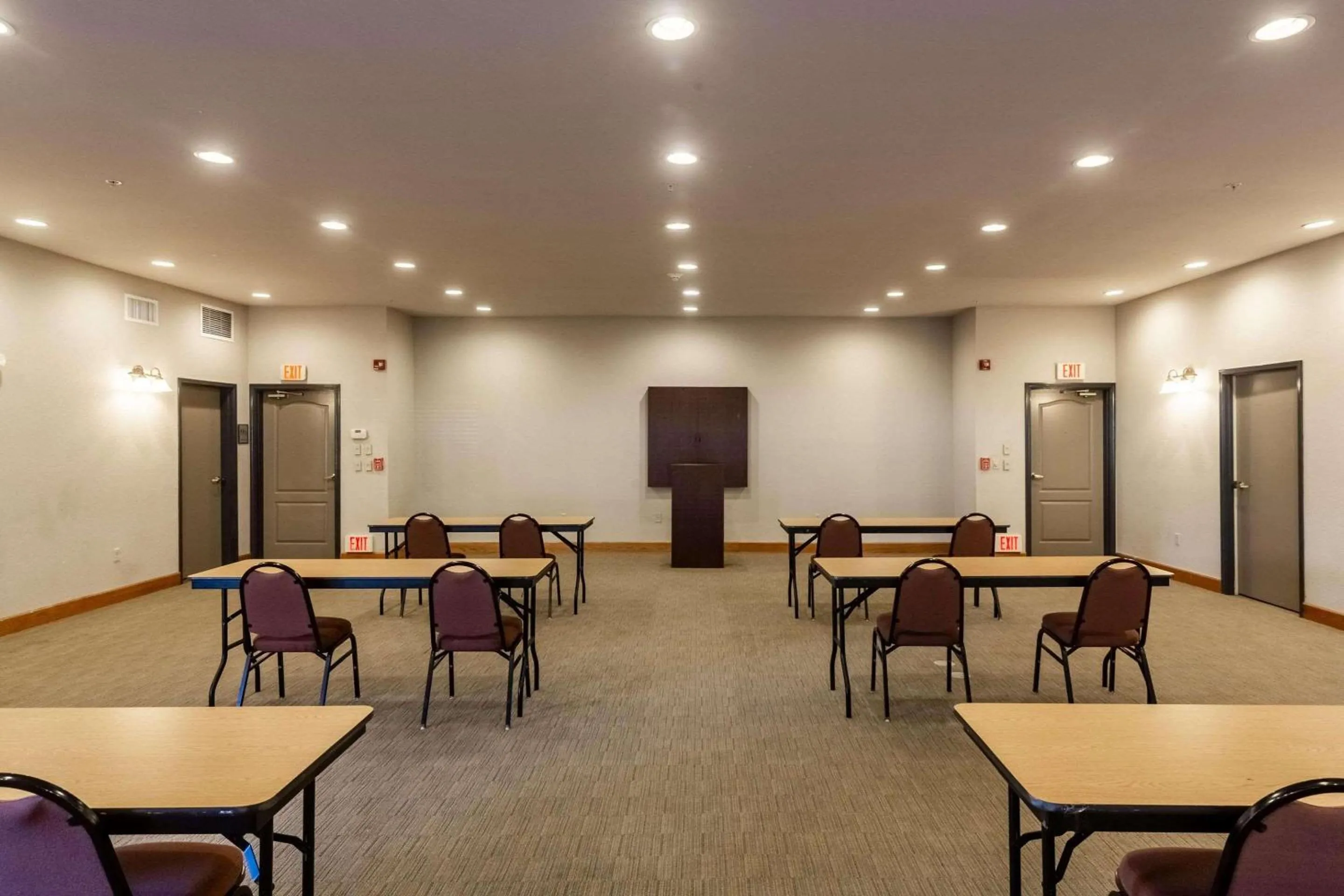 Meeting/conference room in Country Inn & Suites by Radisson, El Dorado, AR