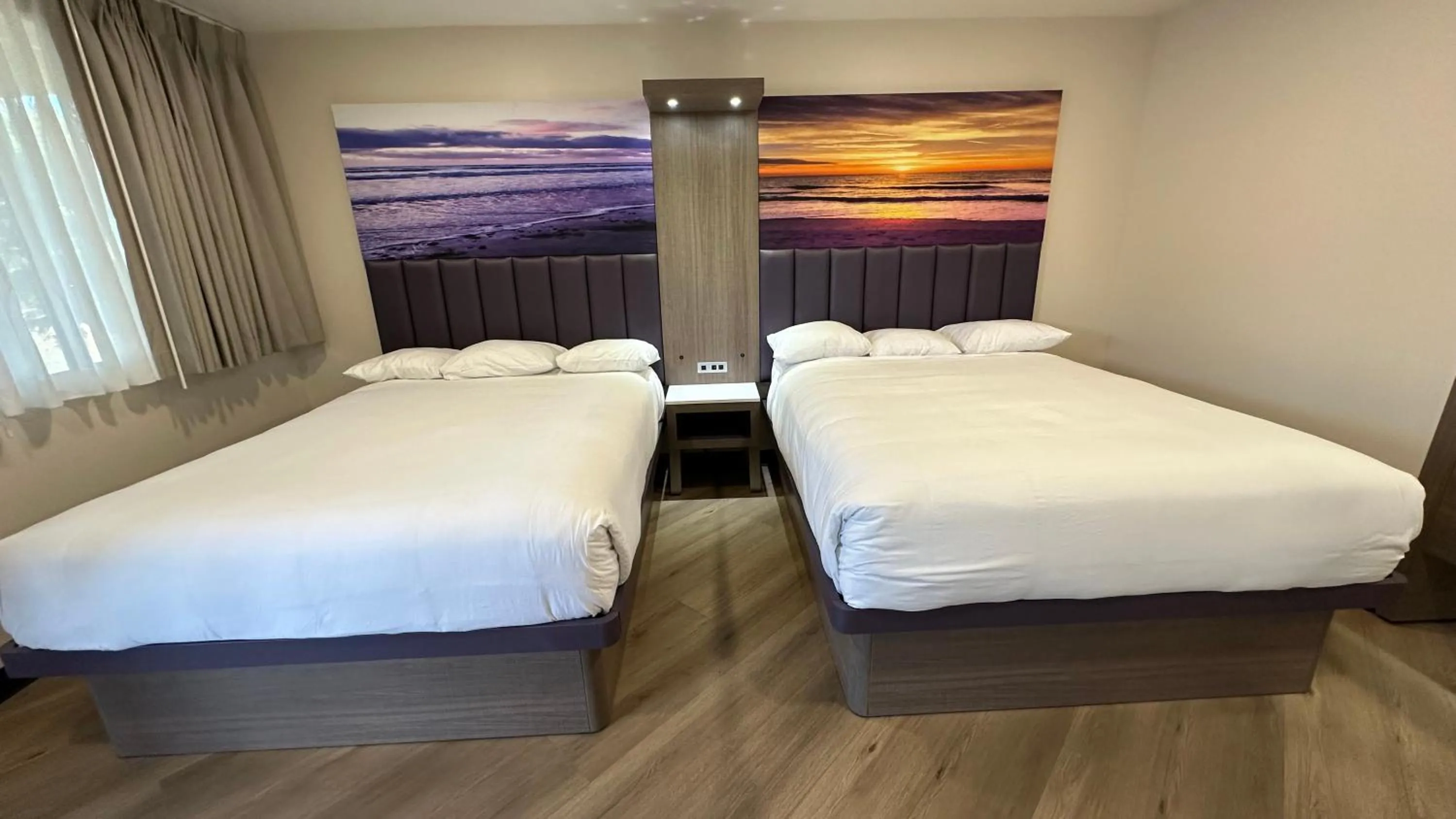 Bed in Costa Mesa Inn - Newport Beach Area