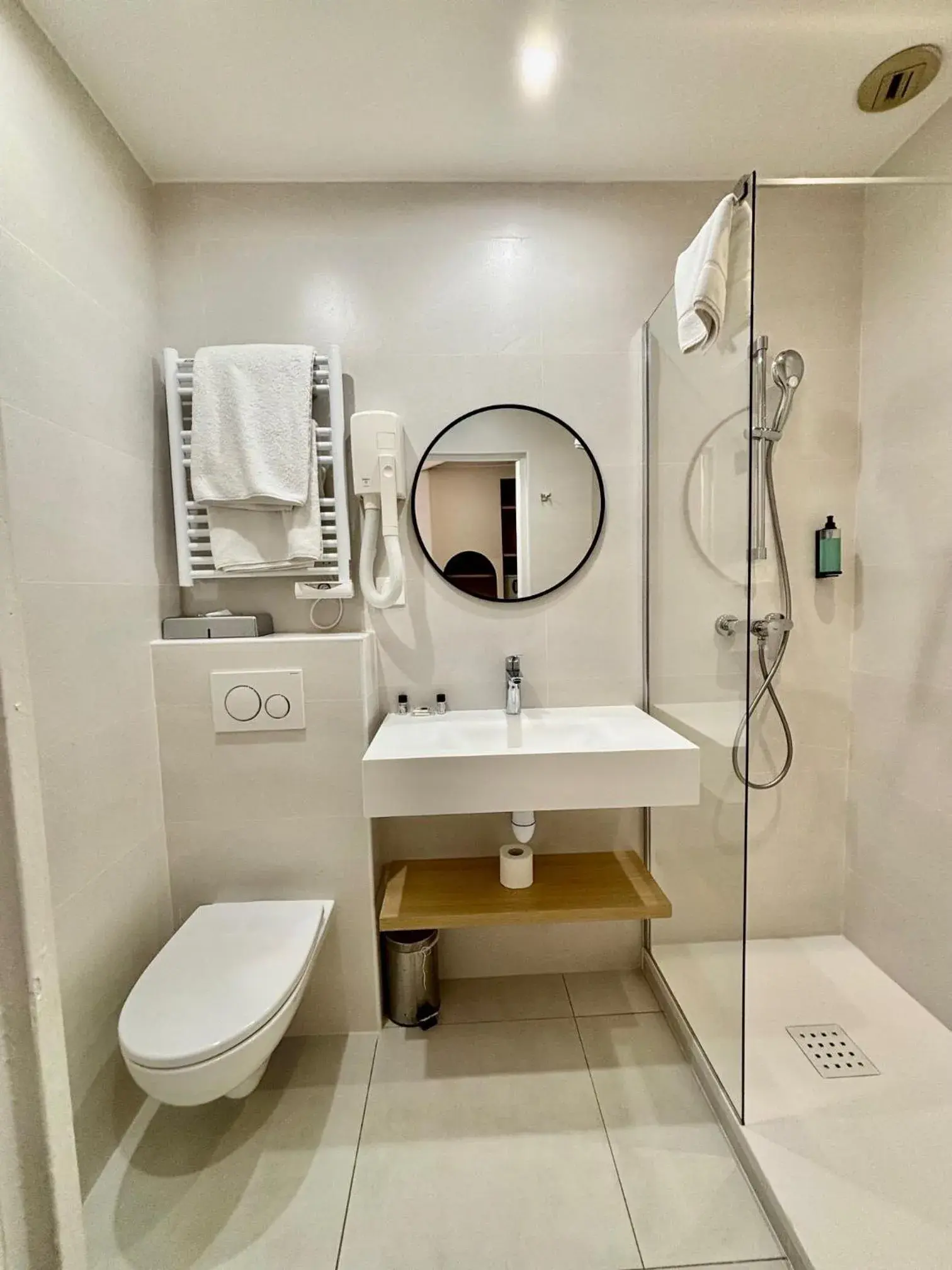 Small Double Room in Hotel Boréal Nice Small Double Room in Hotel Boréal Nice