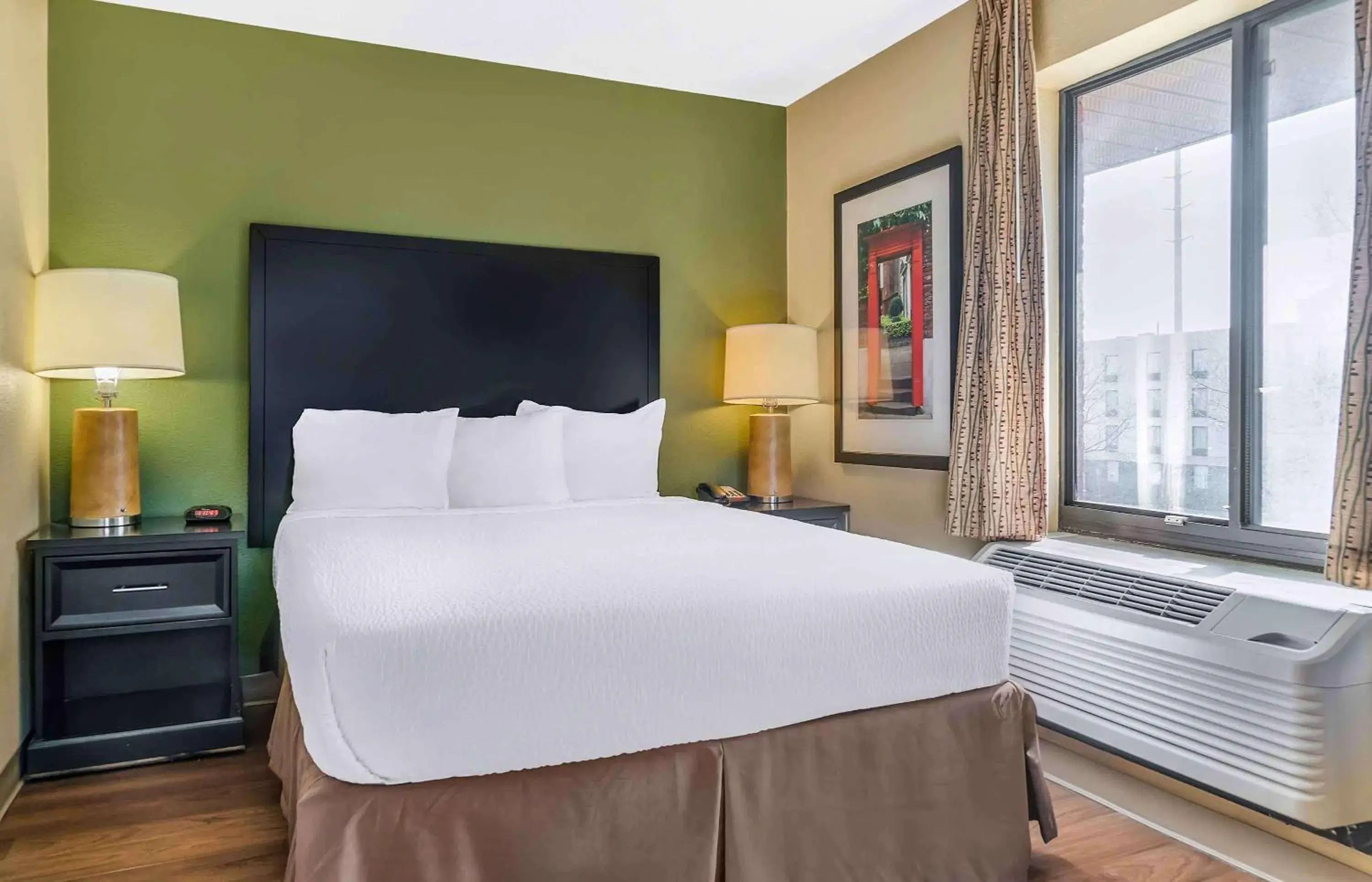 Deluxe Studio with 1 Queen Bed - Non-Smoking in Extended Stay America Select Suites - Detroit - Ann Arbor - University South Deluxe Studio with 1 Queen Bed - Non-Smoking in Extended Stay America Select Suites - Detroit - Ann Arbor - University South