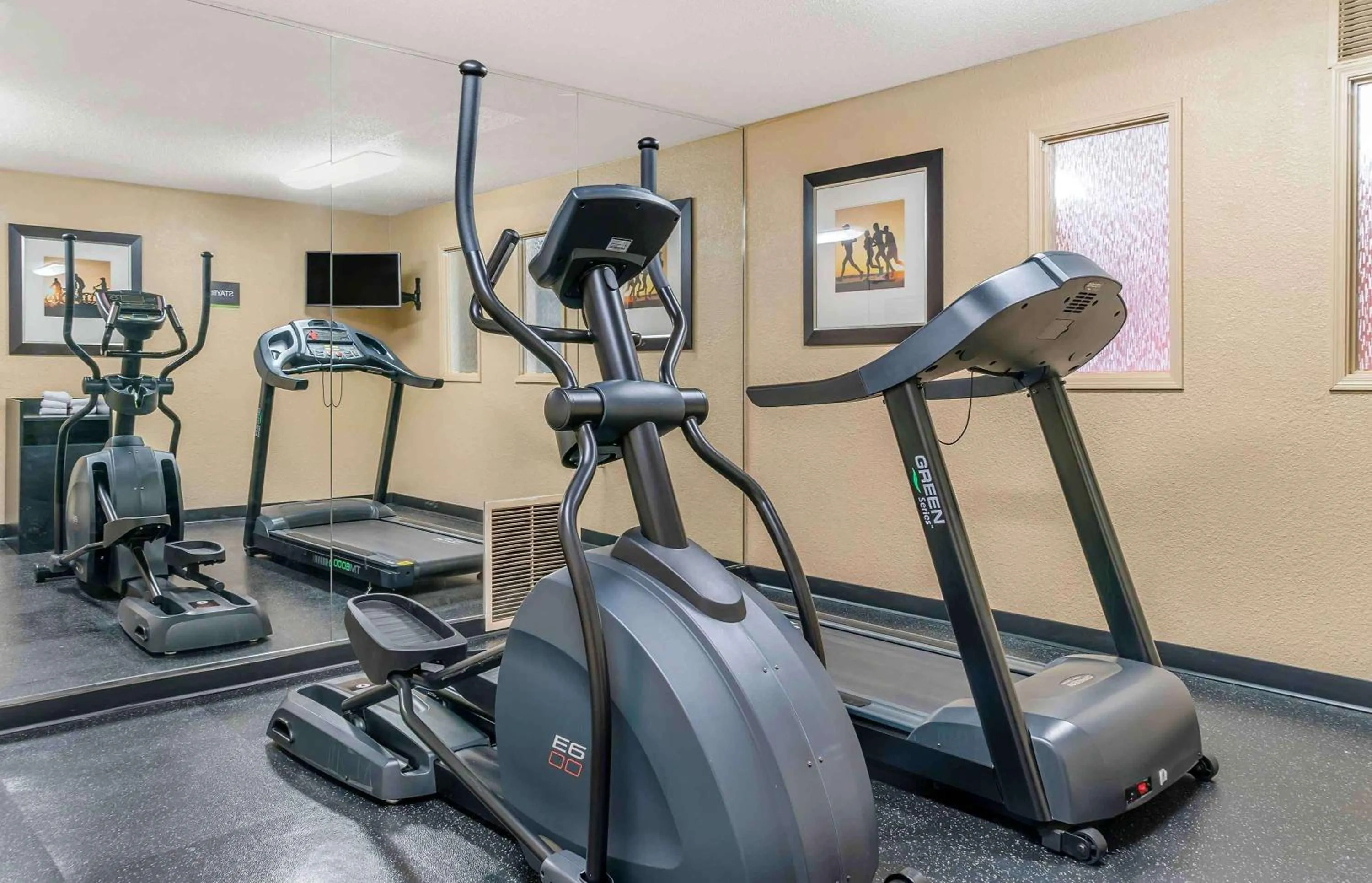 Fitness centre/facilities in Extended Stay America Select Suites - Detroit - Ann Arbor - University South