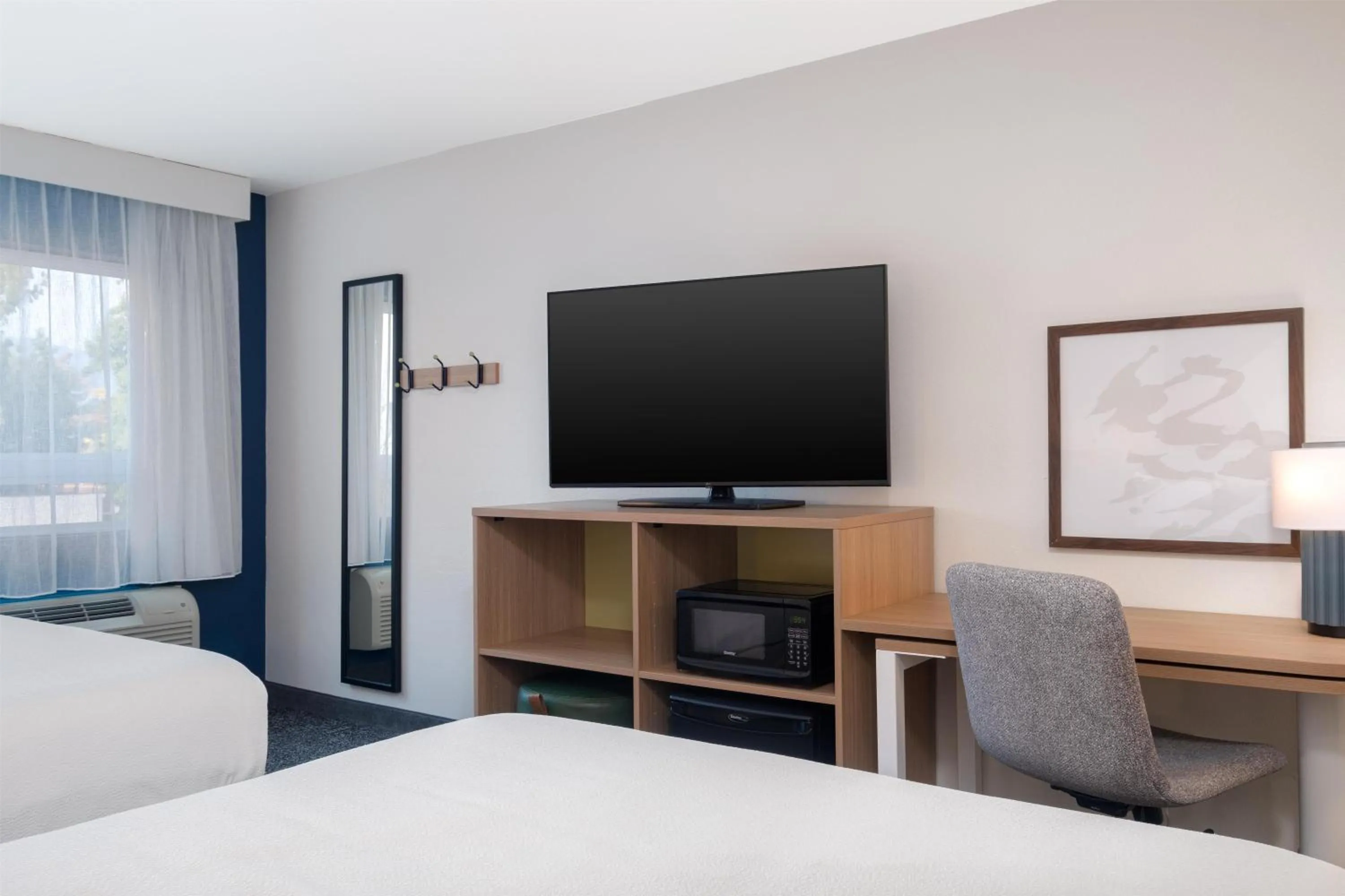 Bedroom, Bed in Spark by Hilton Springfield Eugene