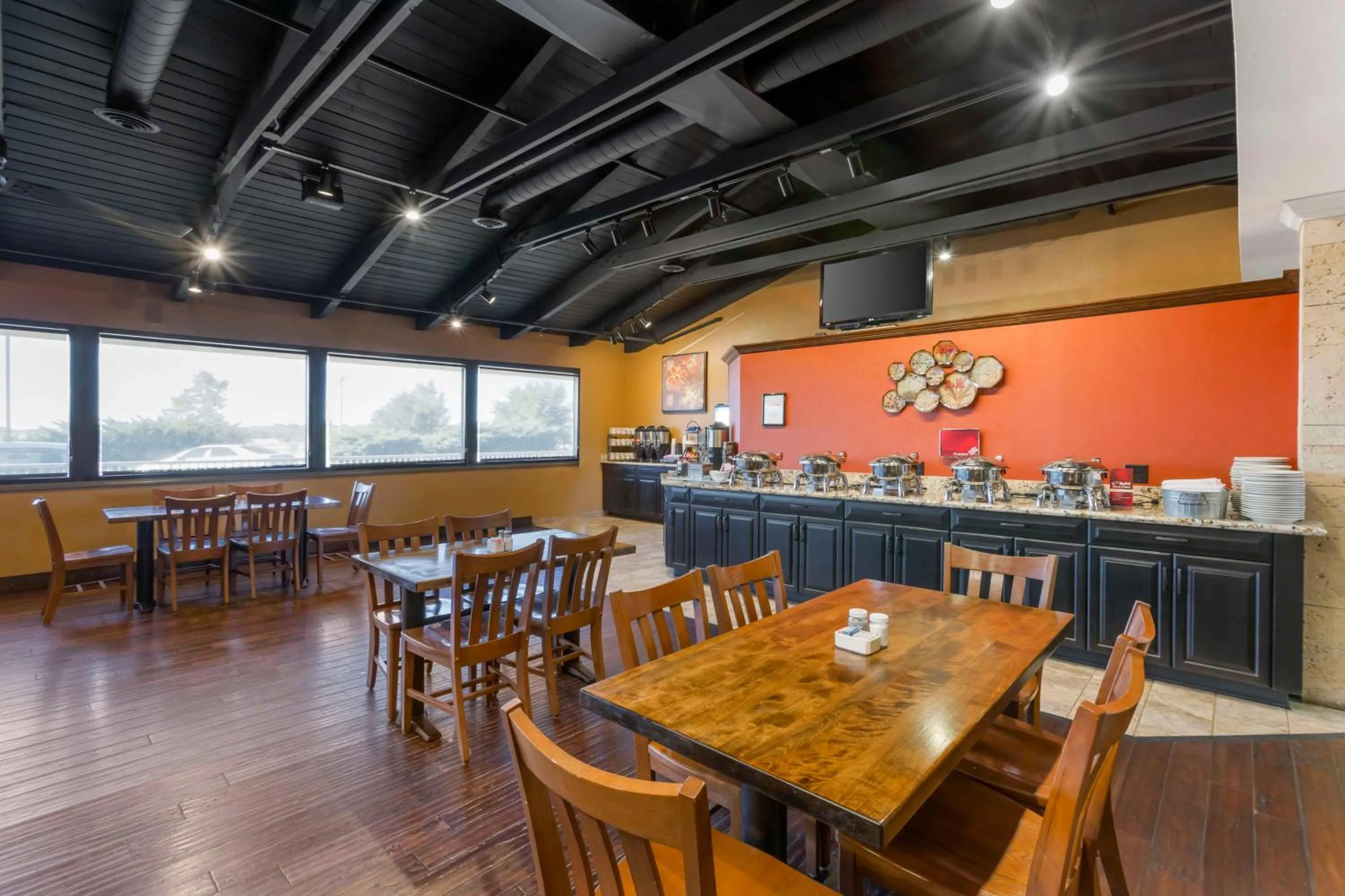 Breakfast in Best Western Plus Raton Hotel