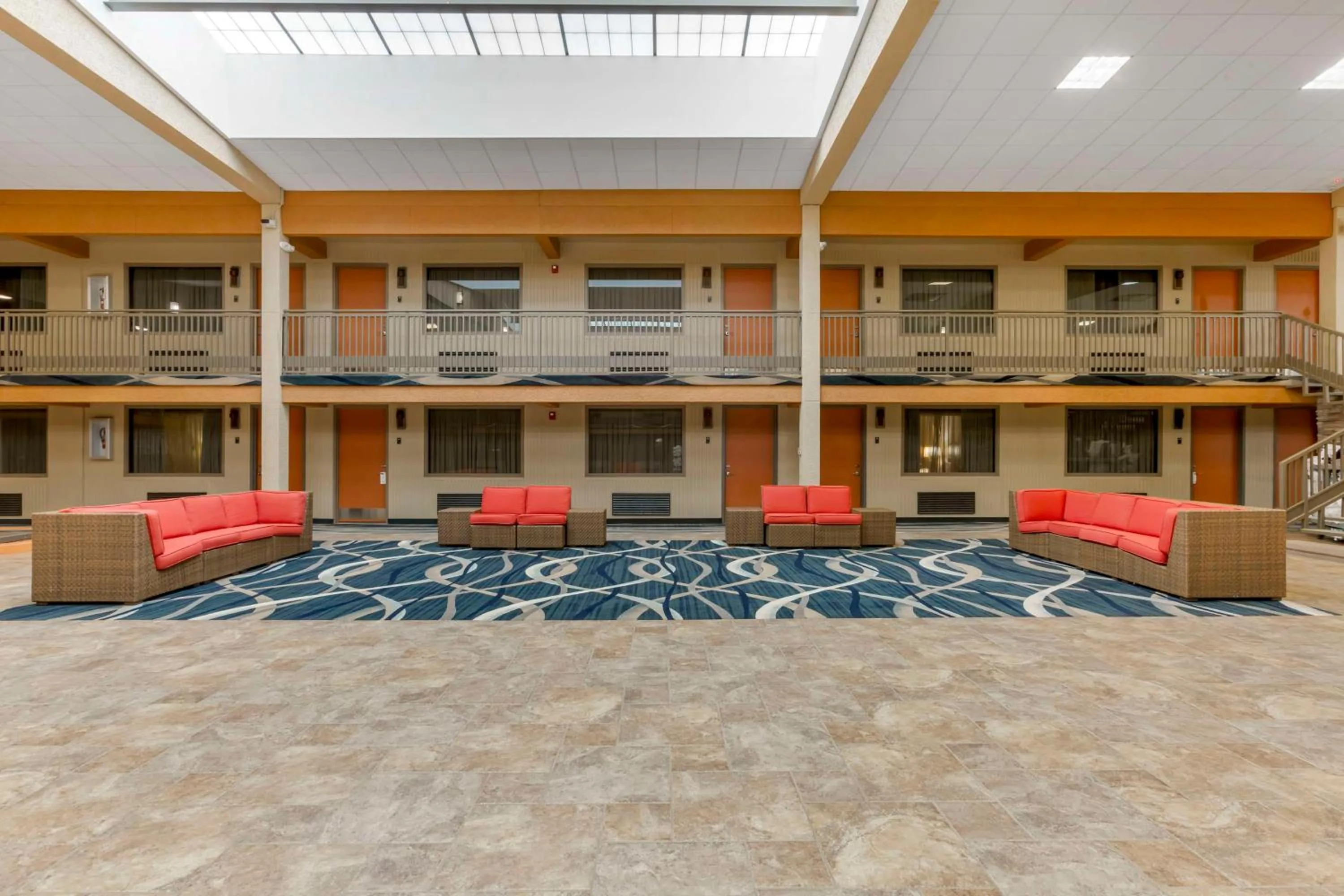 Property building in Best Western Plus Raton Hotel