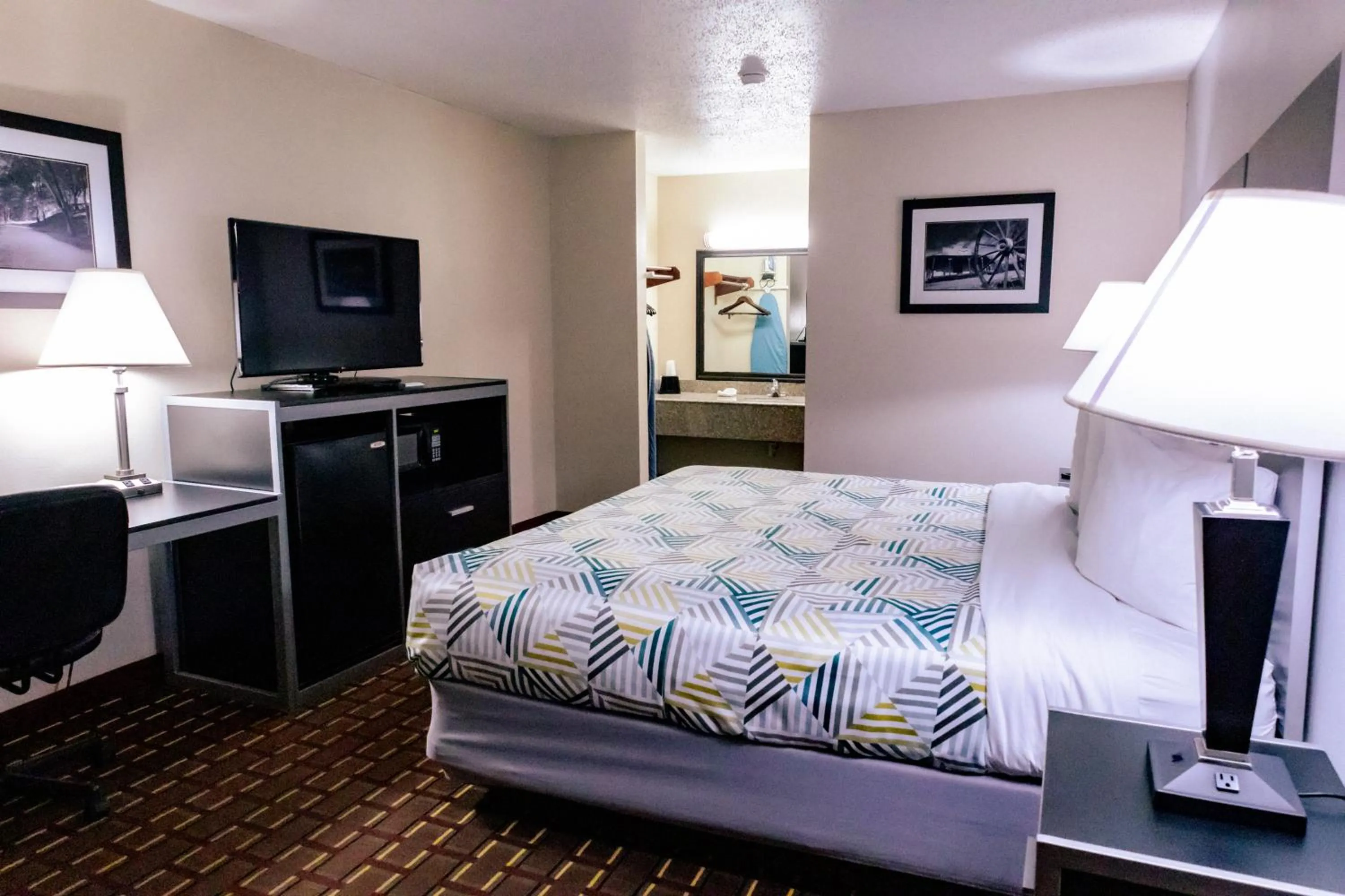 Bed in Motel 6 Nacogdoches, TX