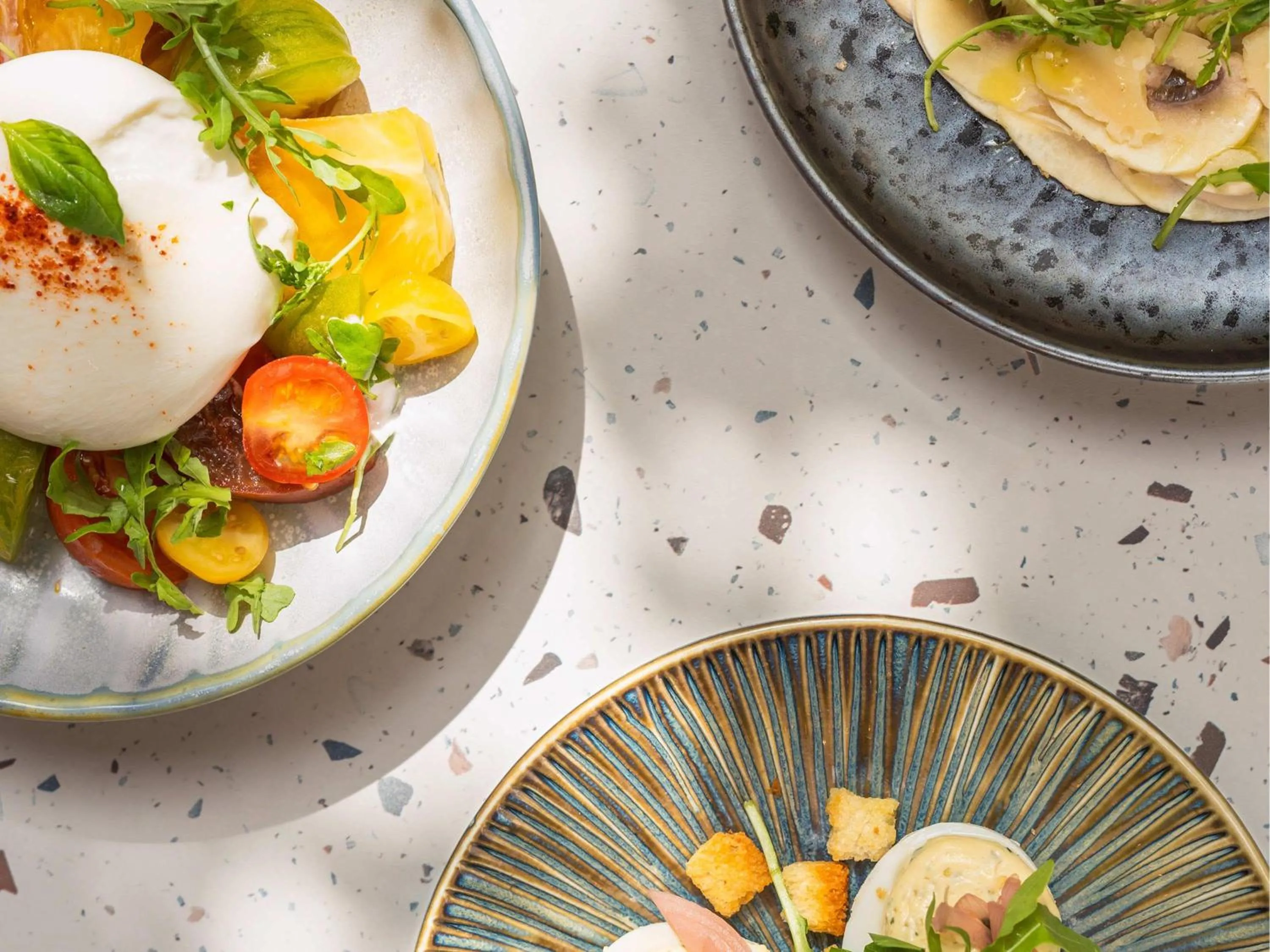 Restaurant/places to eat in Mercure Paris Gare Montparnasse TGV