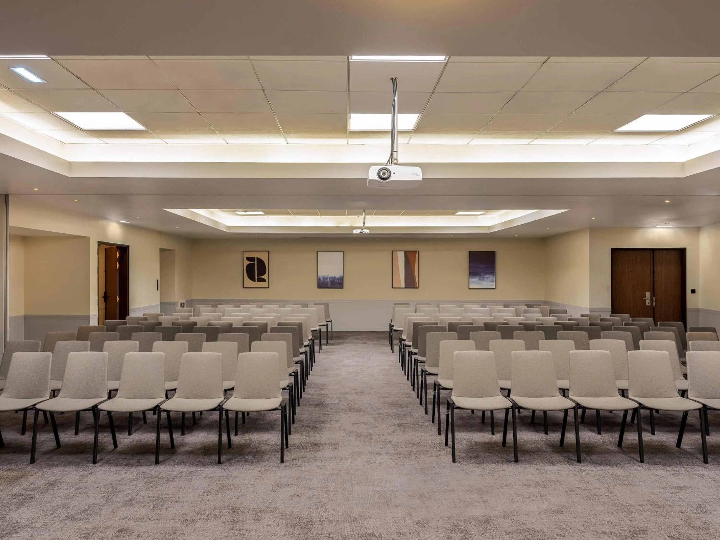 Meeting/conference room in Mercure Paris Gare Montparnasse TGV