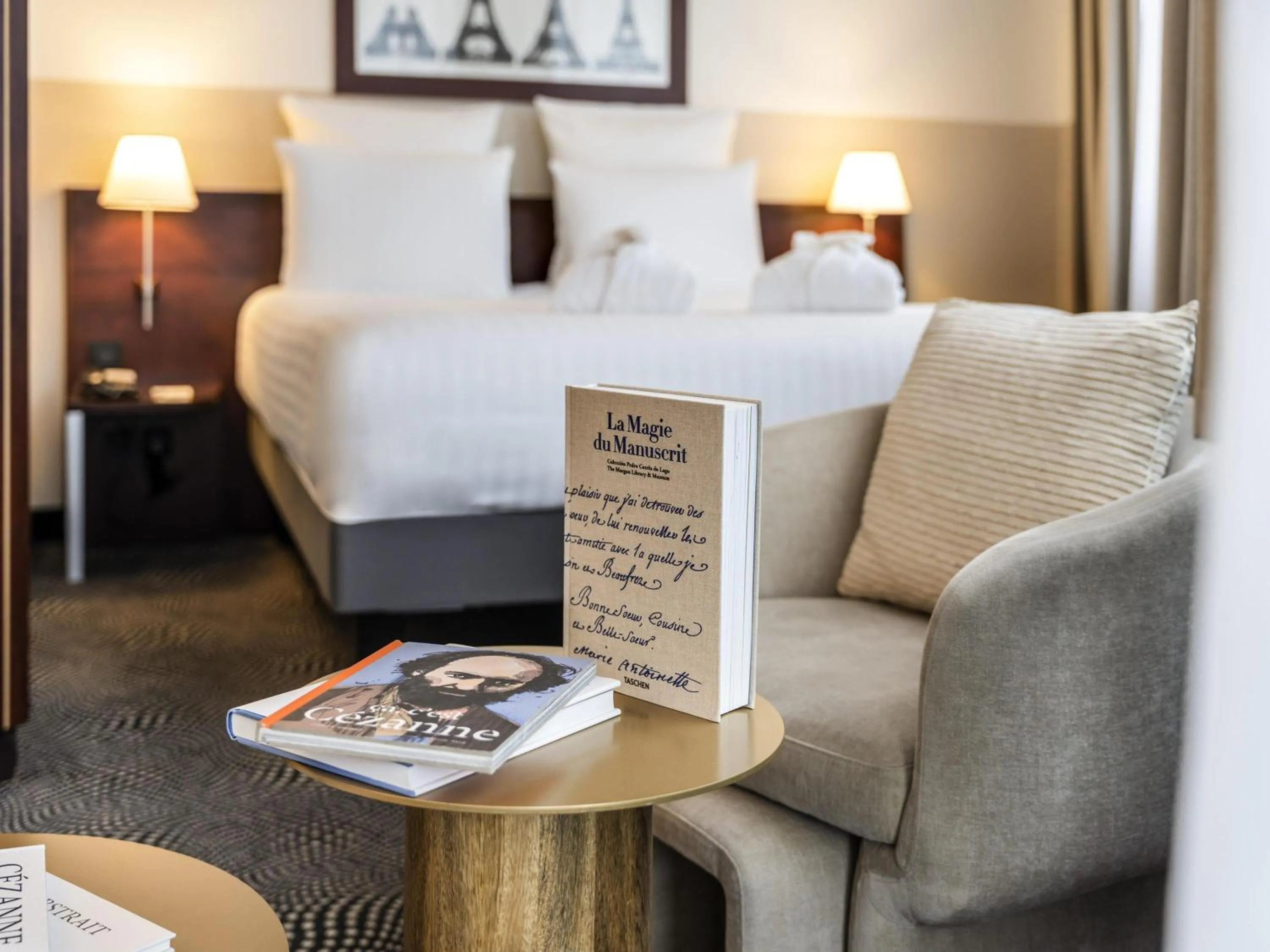 Bedroom, Bed in Mercure Paris Gare Montparnasse TGV