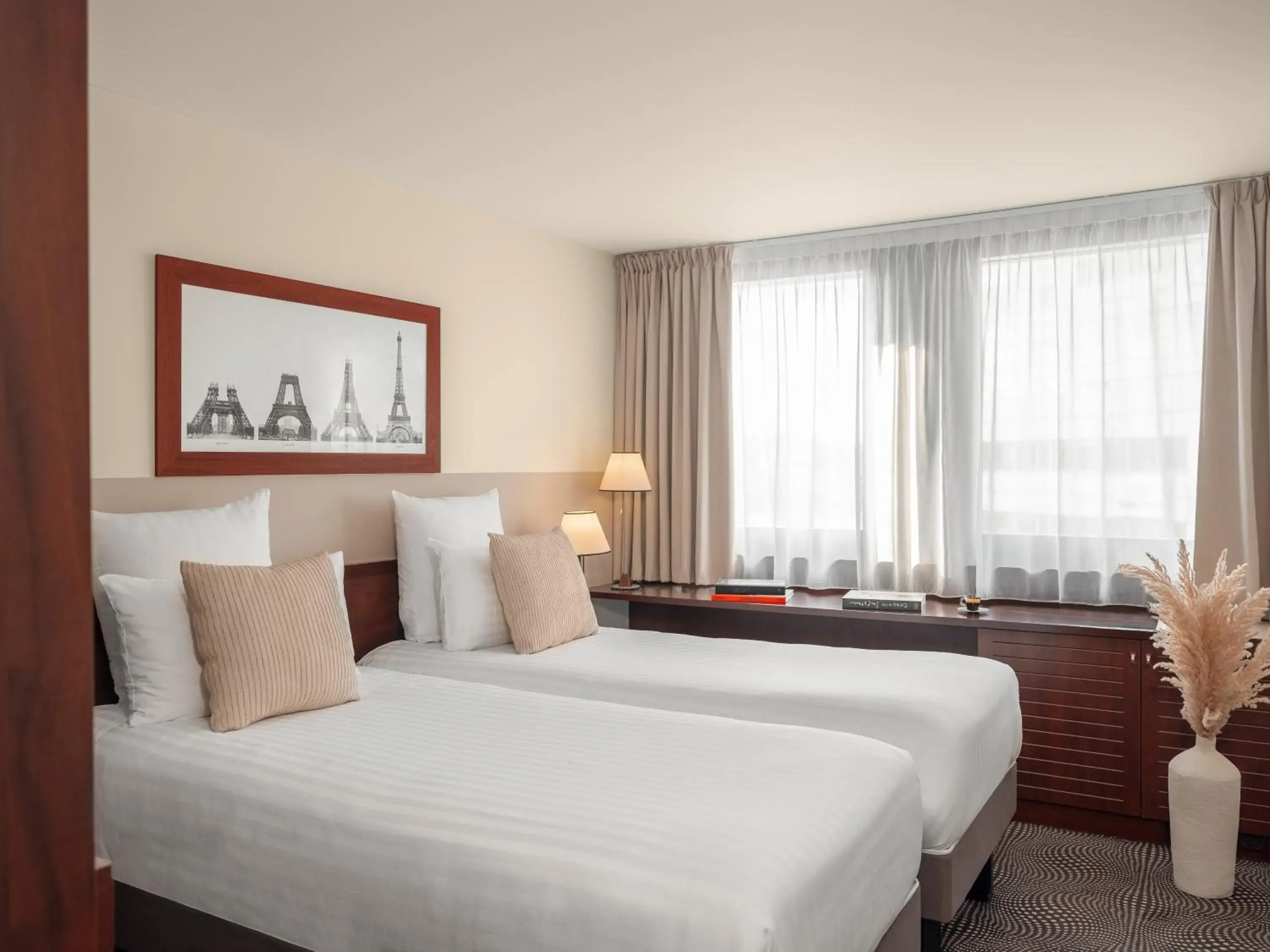 Classic Twin Room in Mercure Paris Gare Montparnasse TGV Classic Twin Room in Mercure Paris Gare Montparnasse TGV