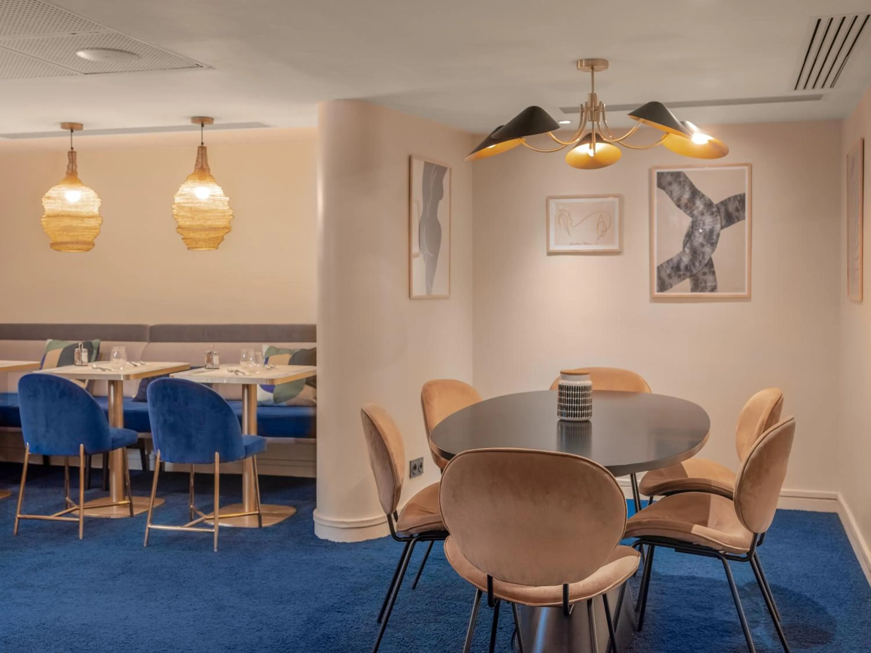 Restaurant/places to eat in Mercure Paris Gare Montparnasse TGV