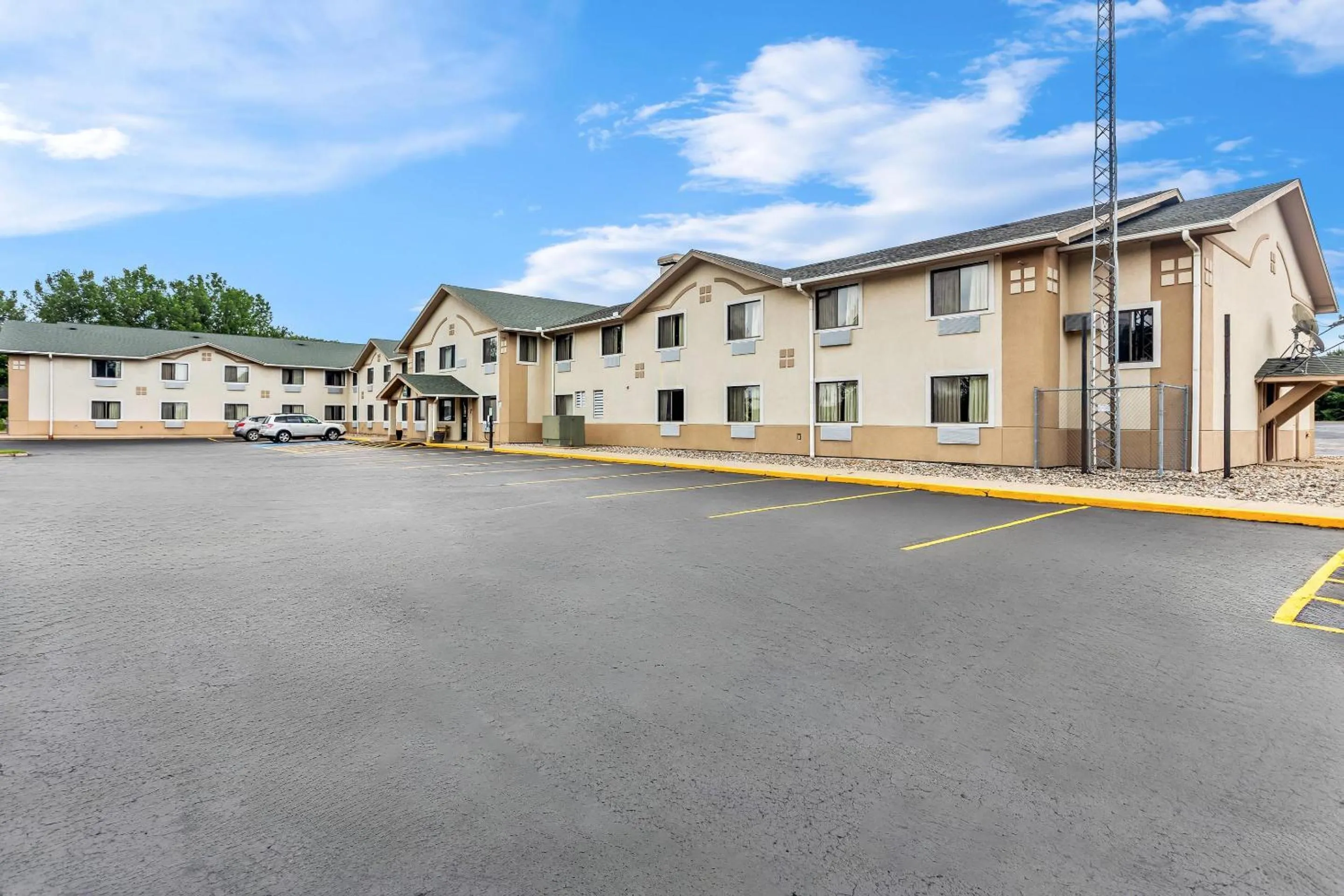 Property building in Quality Inn & Suites Howe - Sturgis