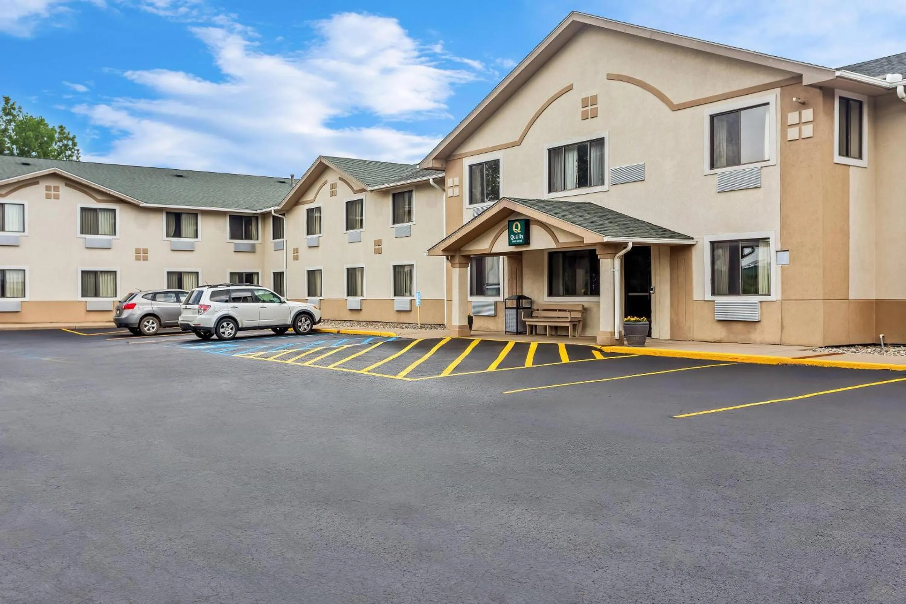 Property building in Quality Inn & Suites Howe - Sturgis