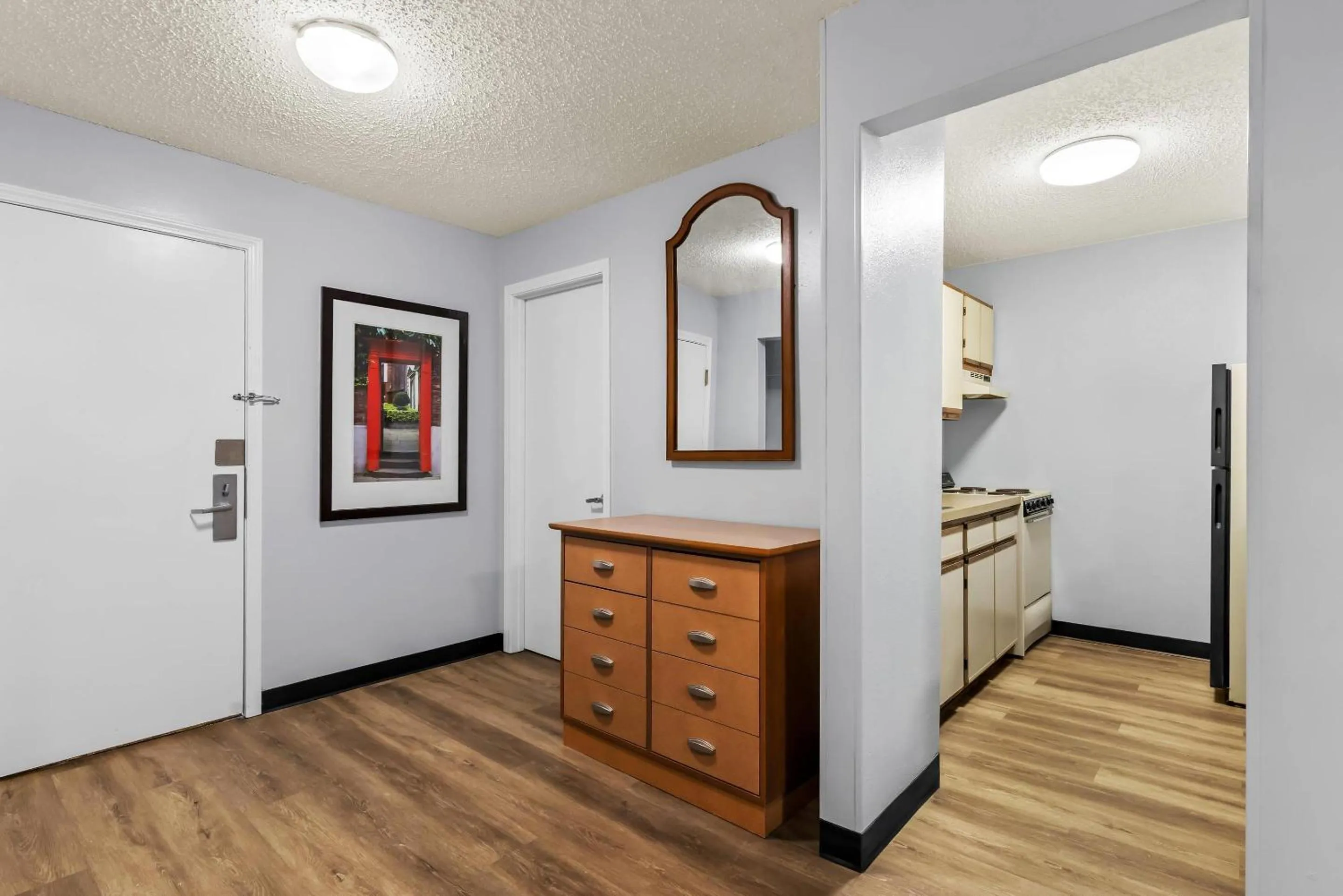 Kitchen or kitchenette in Suburban Studios Brentwood - Nashville