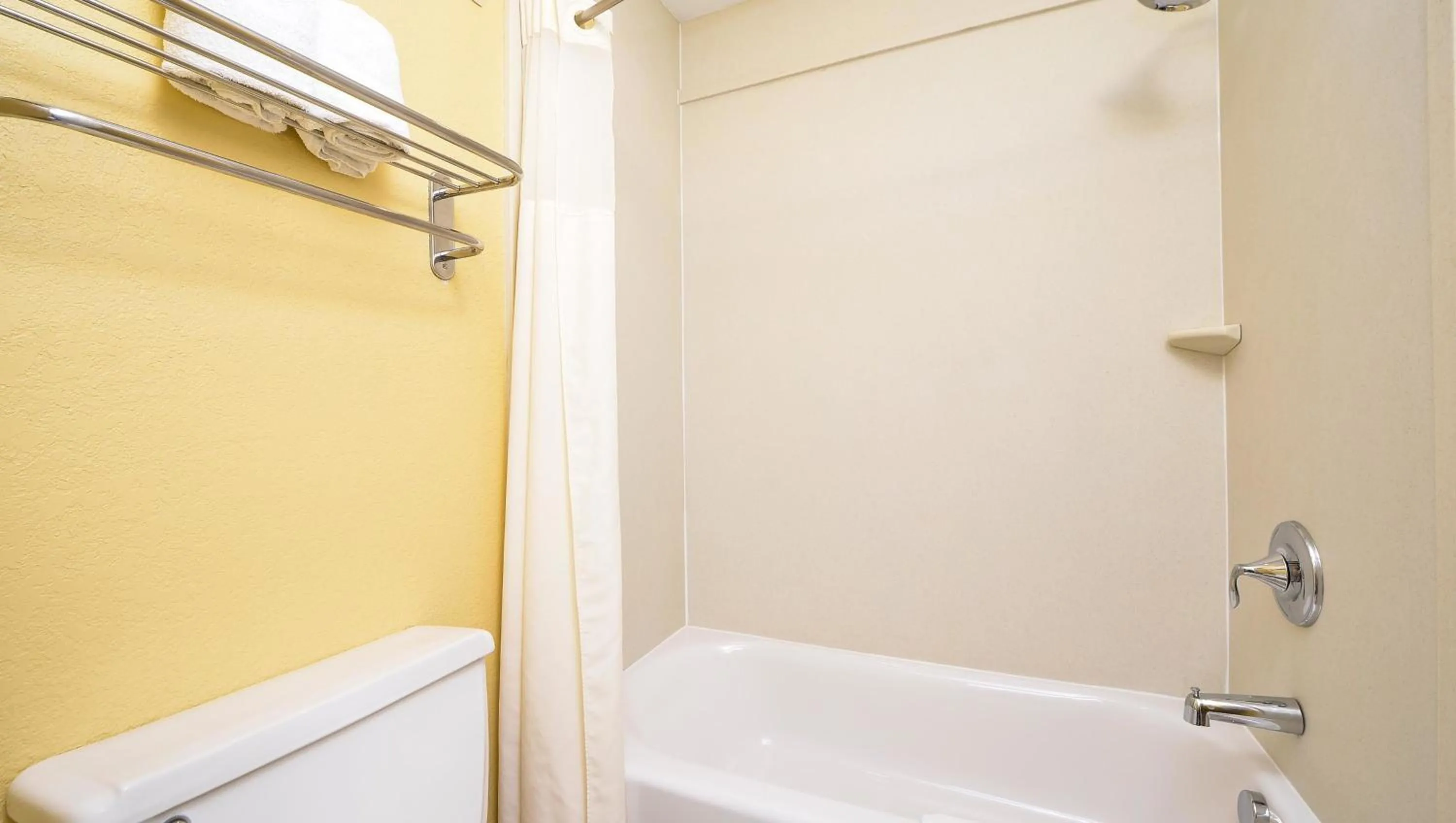 Bathroom in Xecutive Inn and Suites