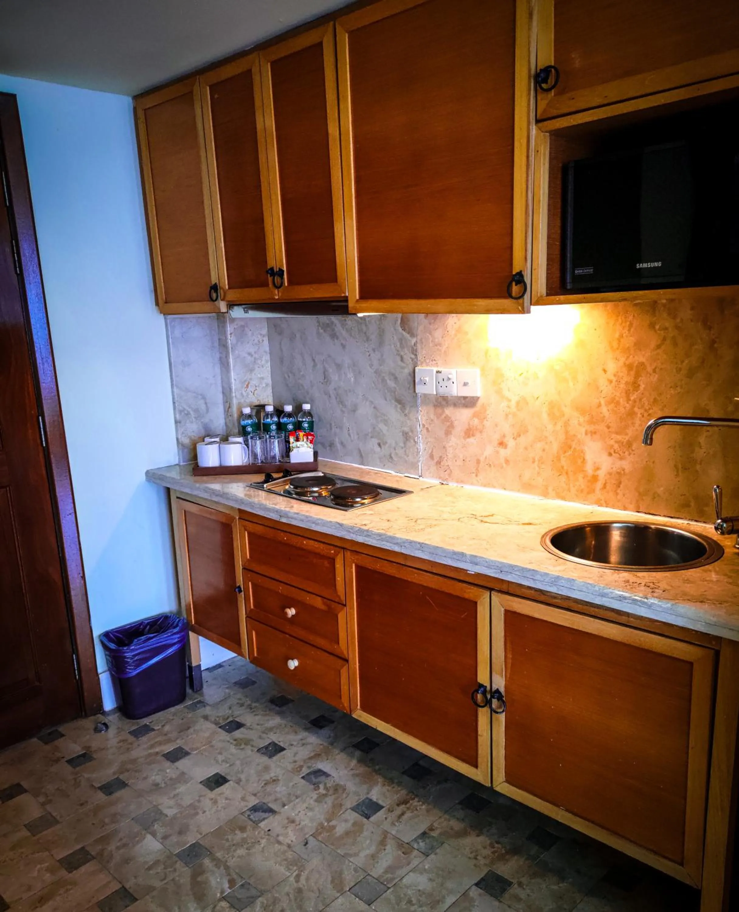 kitchen in LANGKAWI LAGOON RESORT OCEAN SUITE