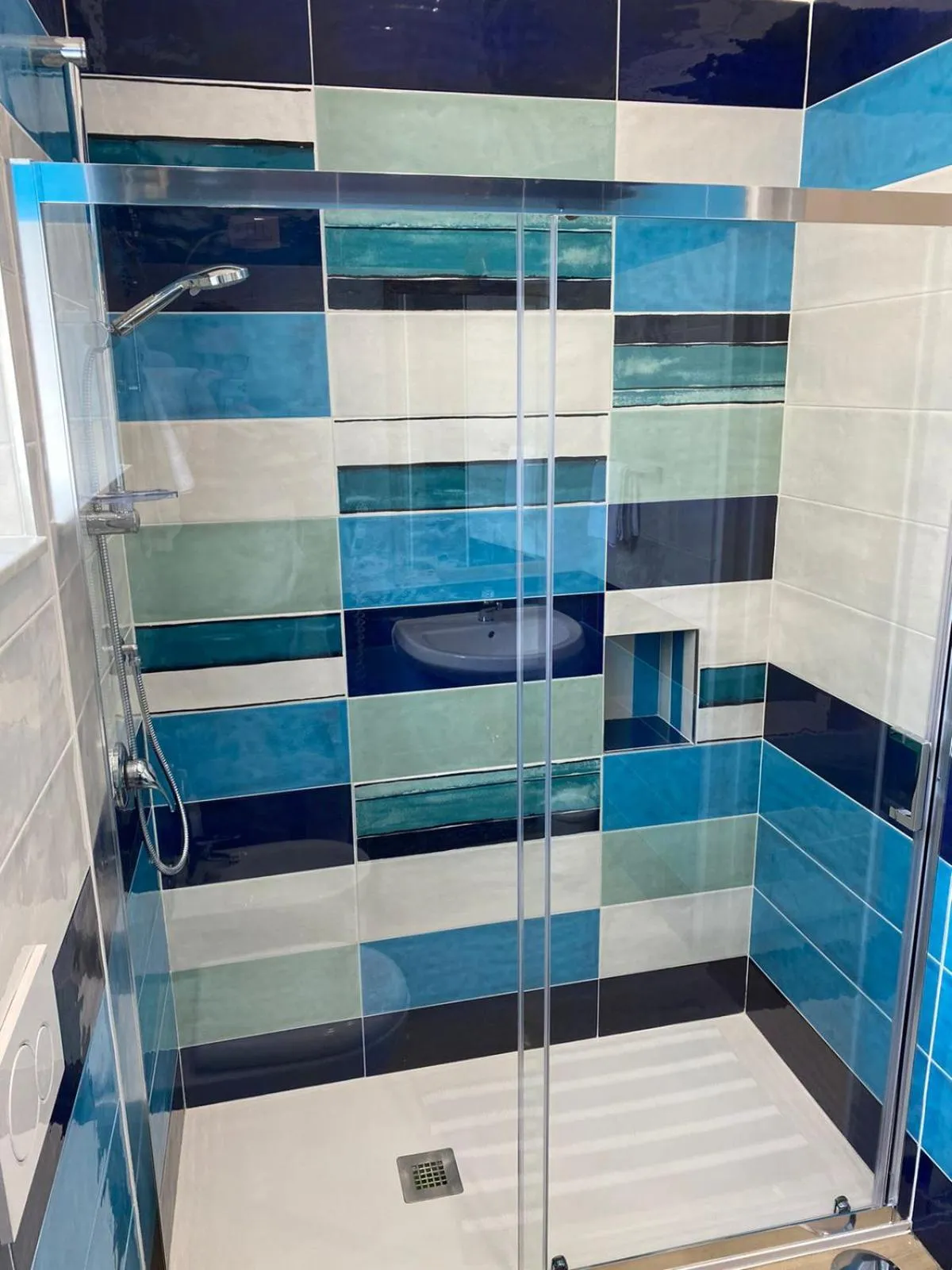 Shower in CANELLI HOUSE SORRENTO