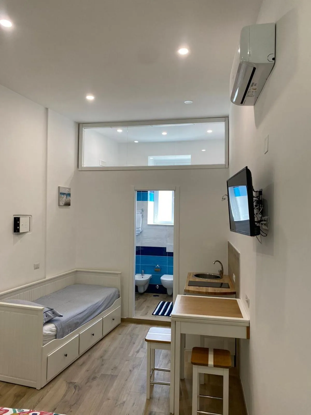 Photo of the whole room, Bed in CANELLI HOUSE SORRENTO