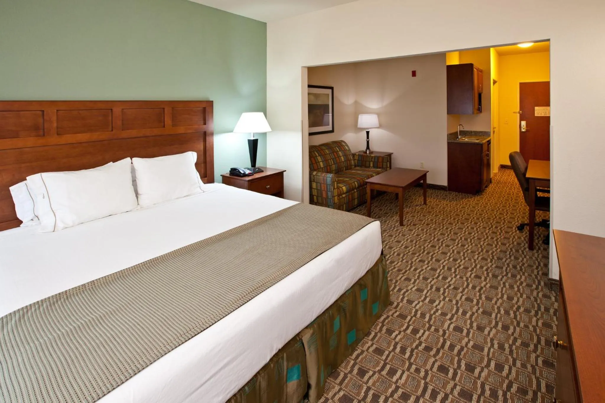 Photo of the whole room, Bed in Holiday Inn Express & Suites Ripley by IHG