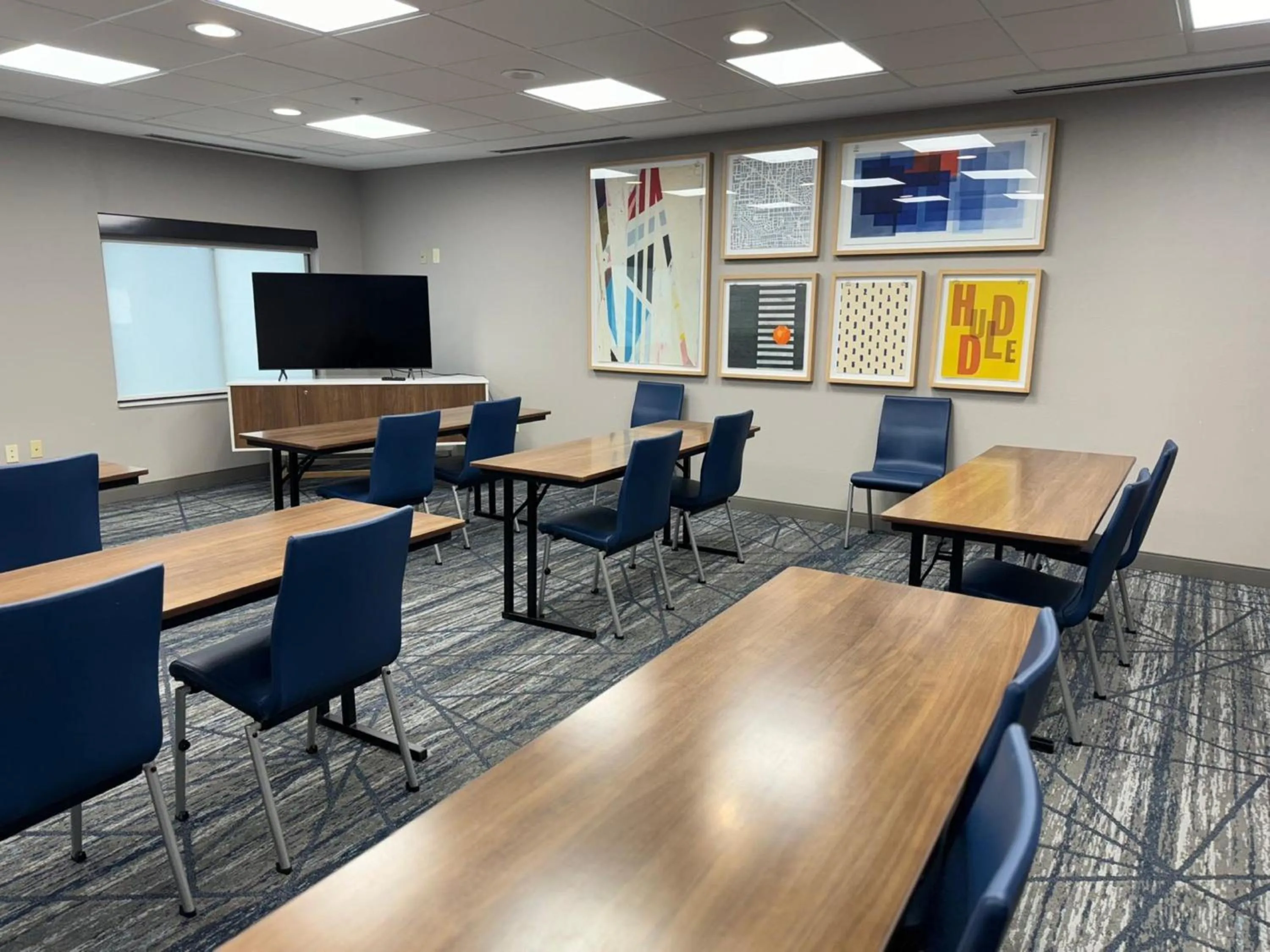 Meeting/conference room in Holiday Inn Express & Suites Ripley, an IHG Hotel