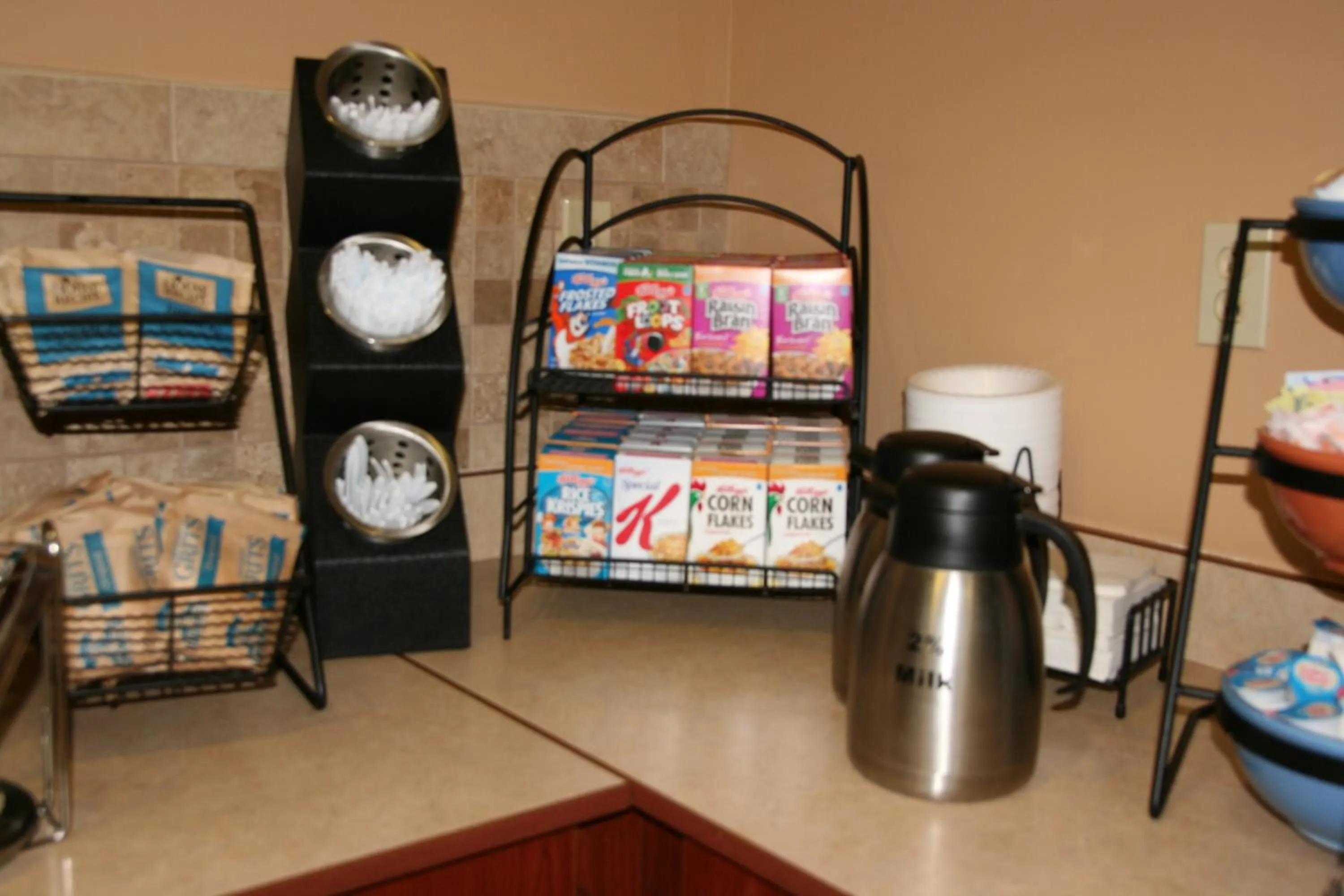 Food and drinks in Microtel Inn & Suites by Wyndham Starkville