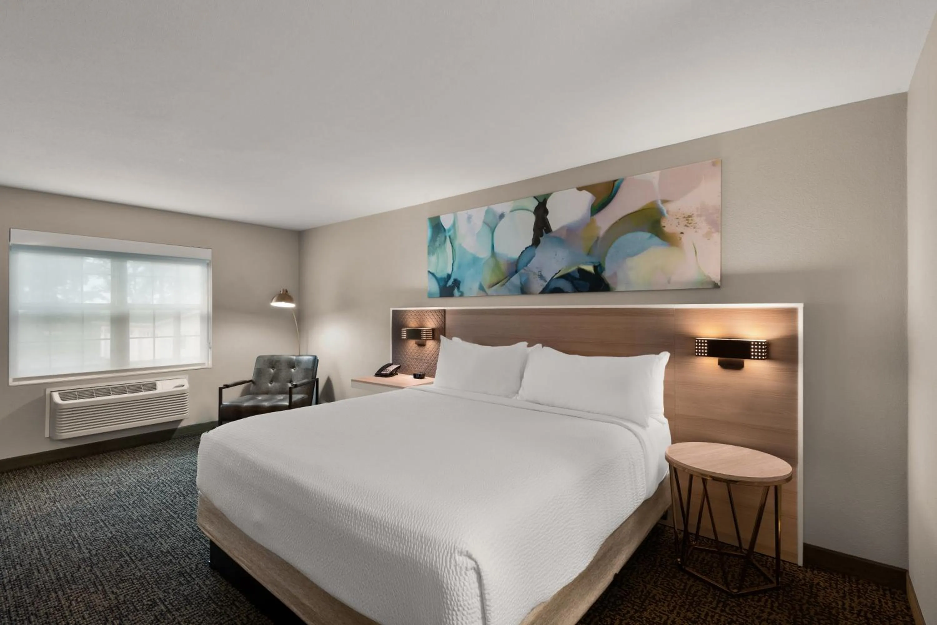 Bed in Wyndham Garden Galena Hotel & Day Spa