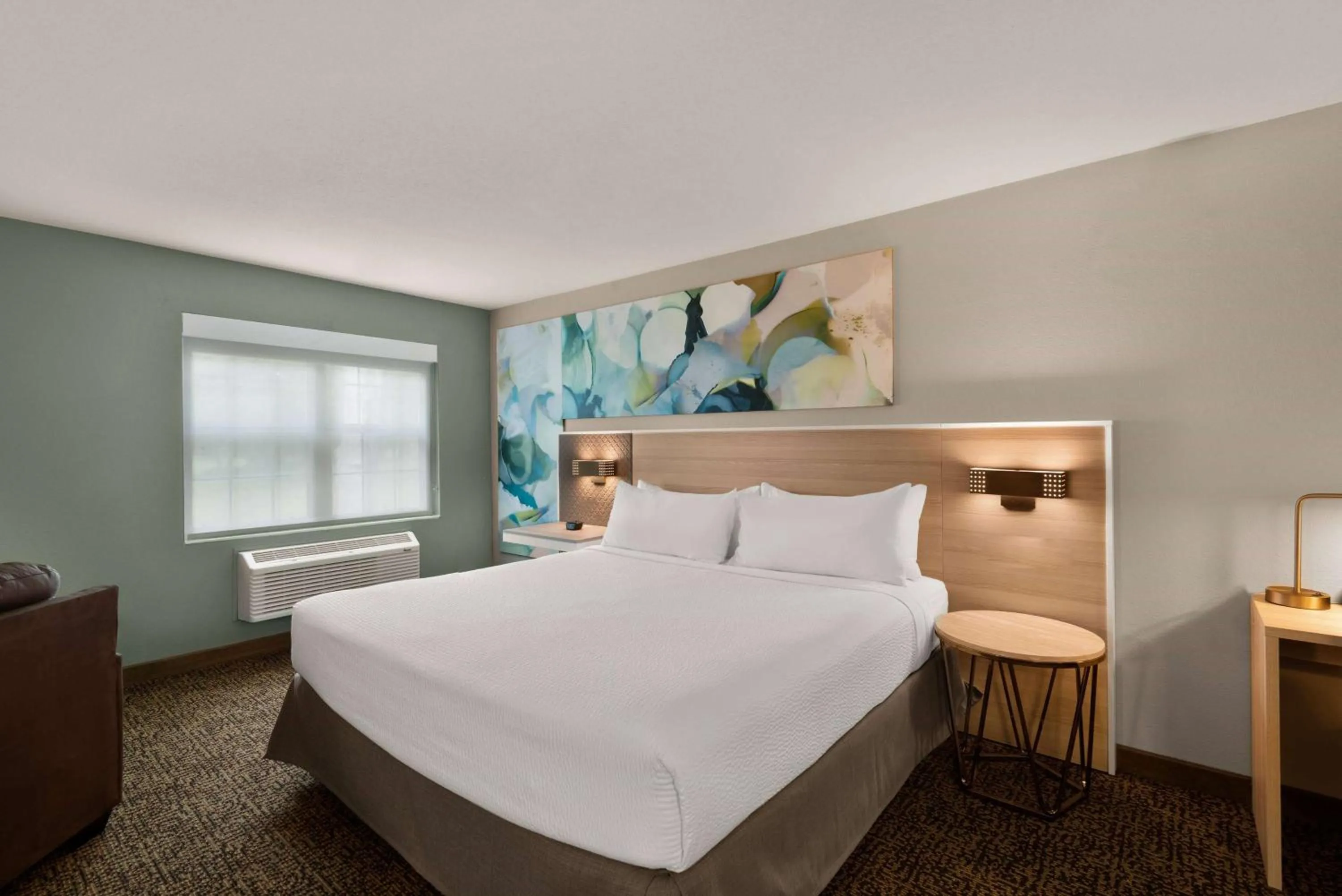 Photo of the whole room, Bed in Wyndham Garden Galena Hotel & Day Spa