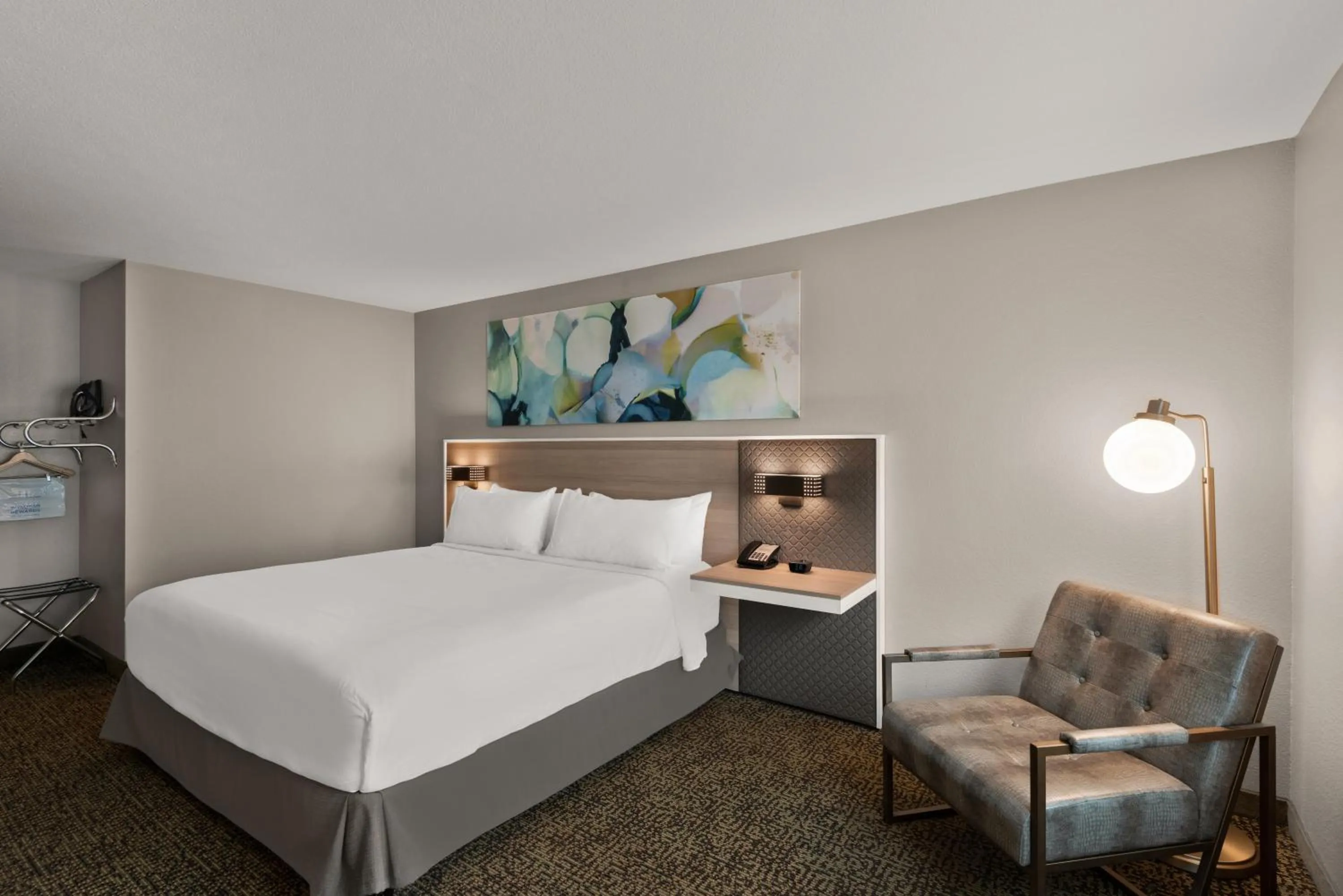 Bed in Wyndham Garden Galena Hotel & Day Spa