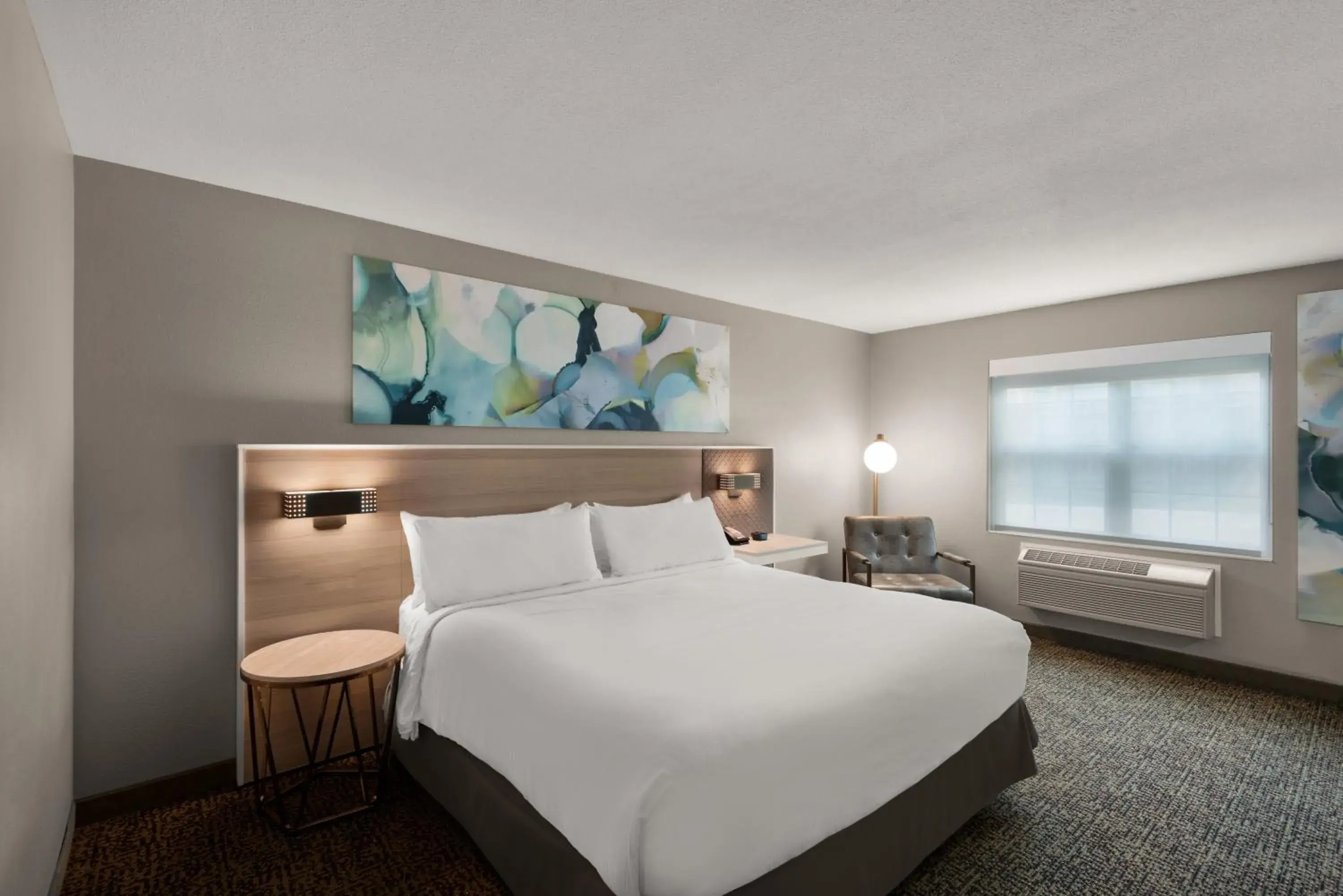 King Room with Roll-in Shower - Mobility Access/Non-Smoking in Wyndham Garden Galena Hotel & Day Spa King Room with Roll-in Shower - Mobility Access/Non-Smoking in Wyndham Garden Galena Hotel & Day Spa