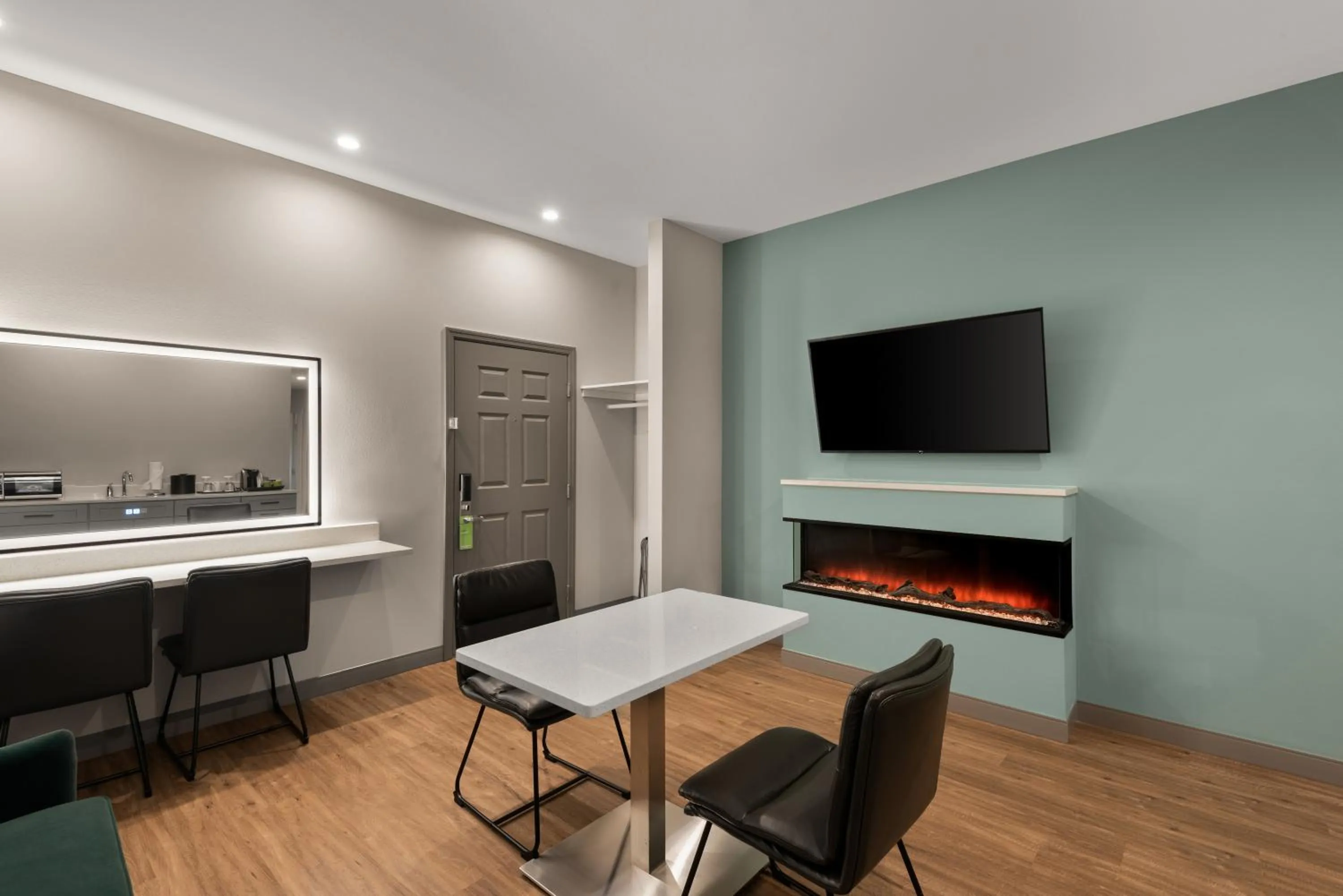 Dining area in Wyndham Garden Galena Hotel & Day Spa